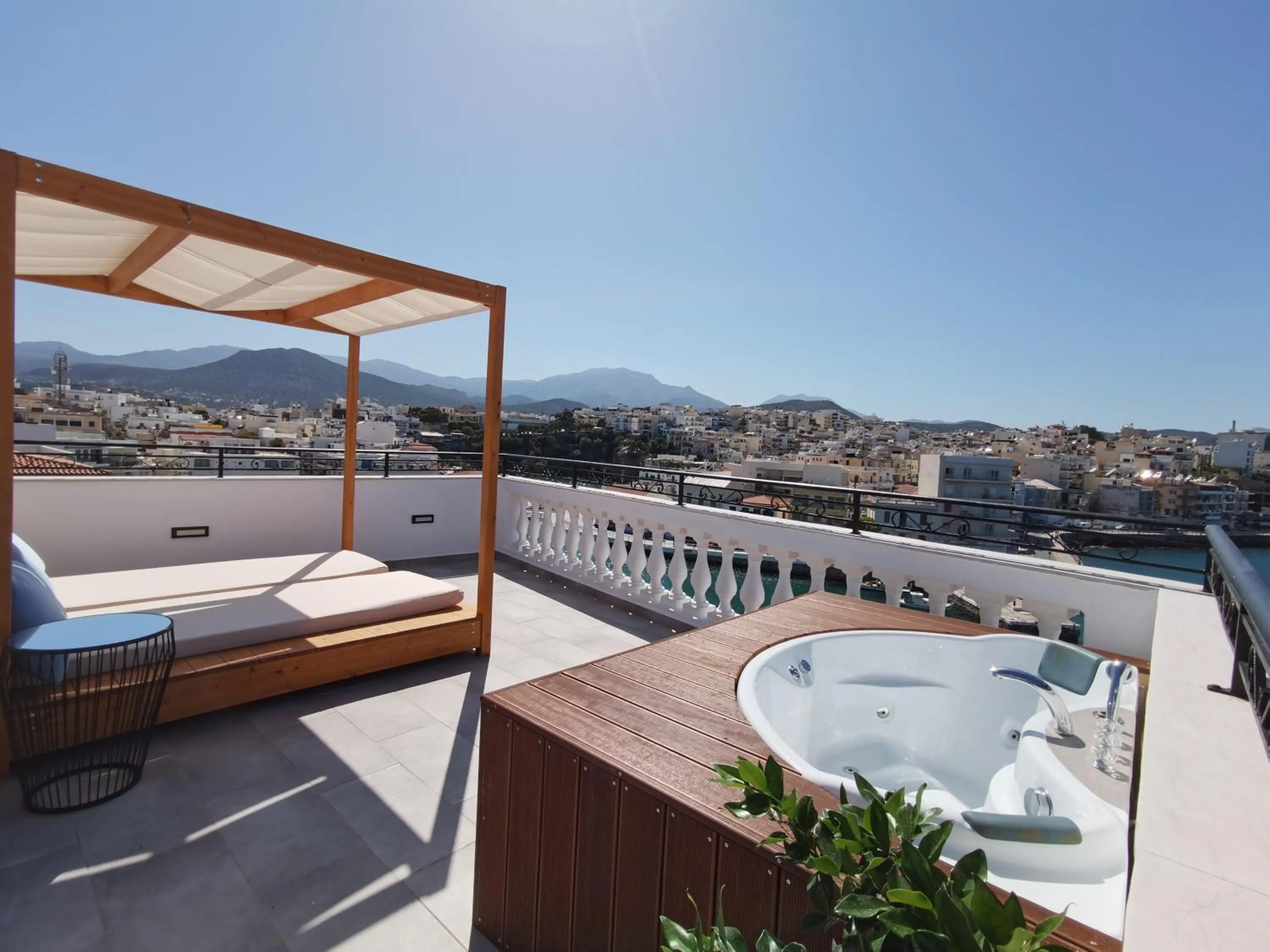 Hotel Port 7- Boutique Collection