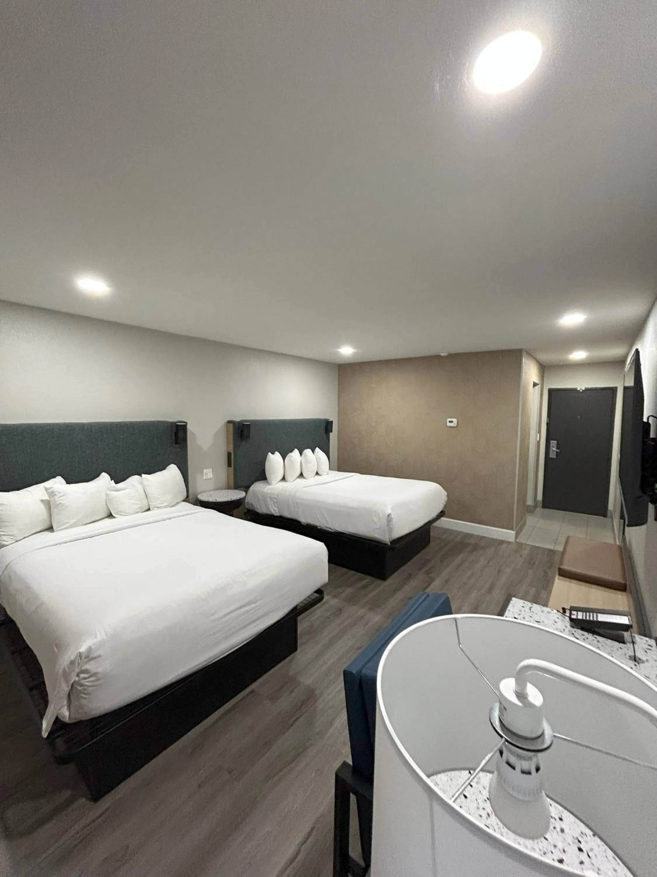 Bedroom, Bed in Hotel Elev8 Flagstaff, Trademark Collection by Wyndham