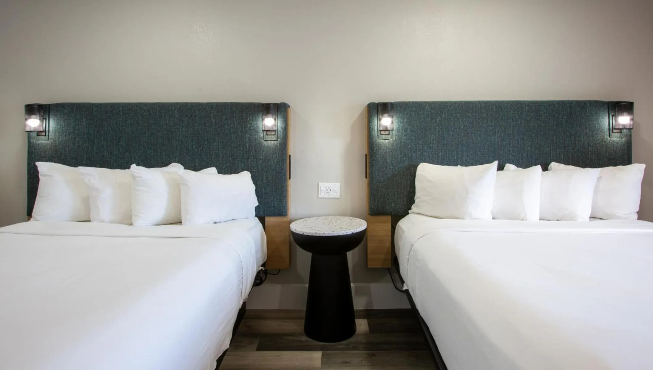 Bed in Hotel Elev8 Flagstaff, Trademark Collection by Wyndham