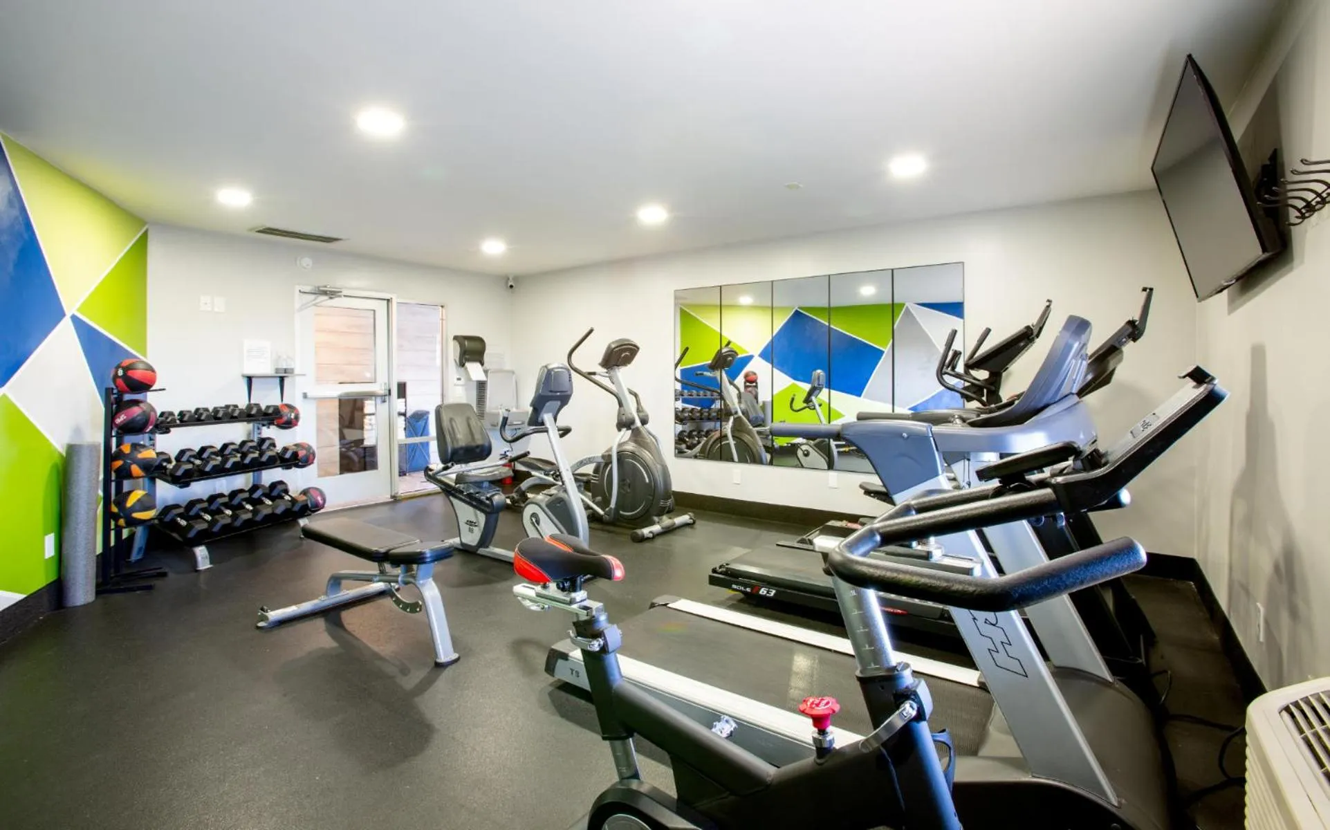 Fitness centre/facilities in Hotel Elev8 Flagstaff, Trademark Collection by Wyndham