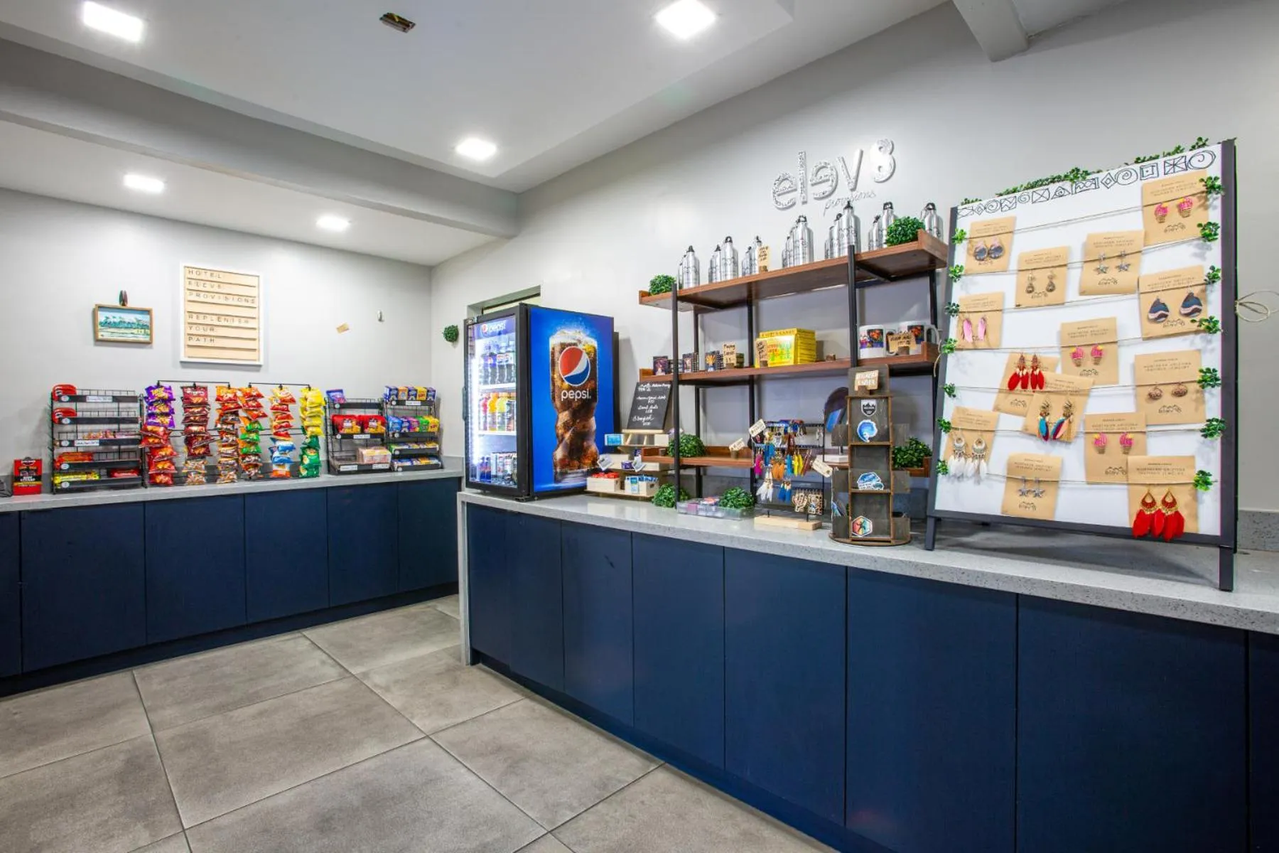 Food and drinks in Hotel Elev8 Flagstaff, Trademark Collection by Wyndham