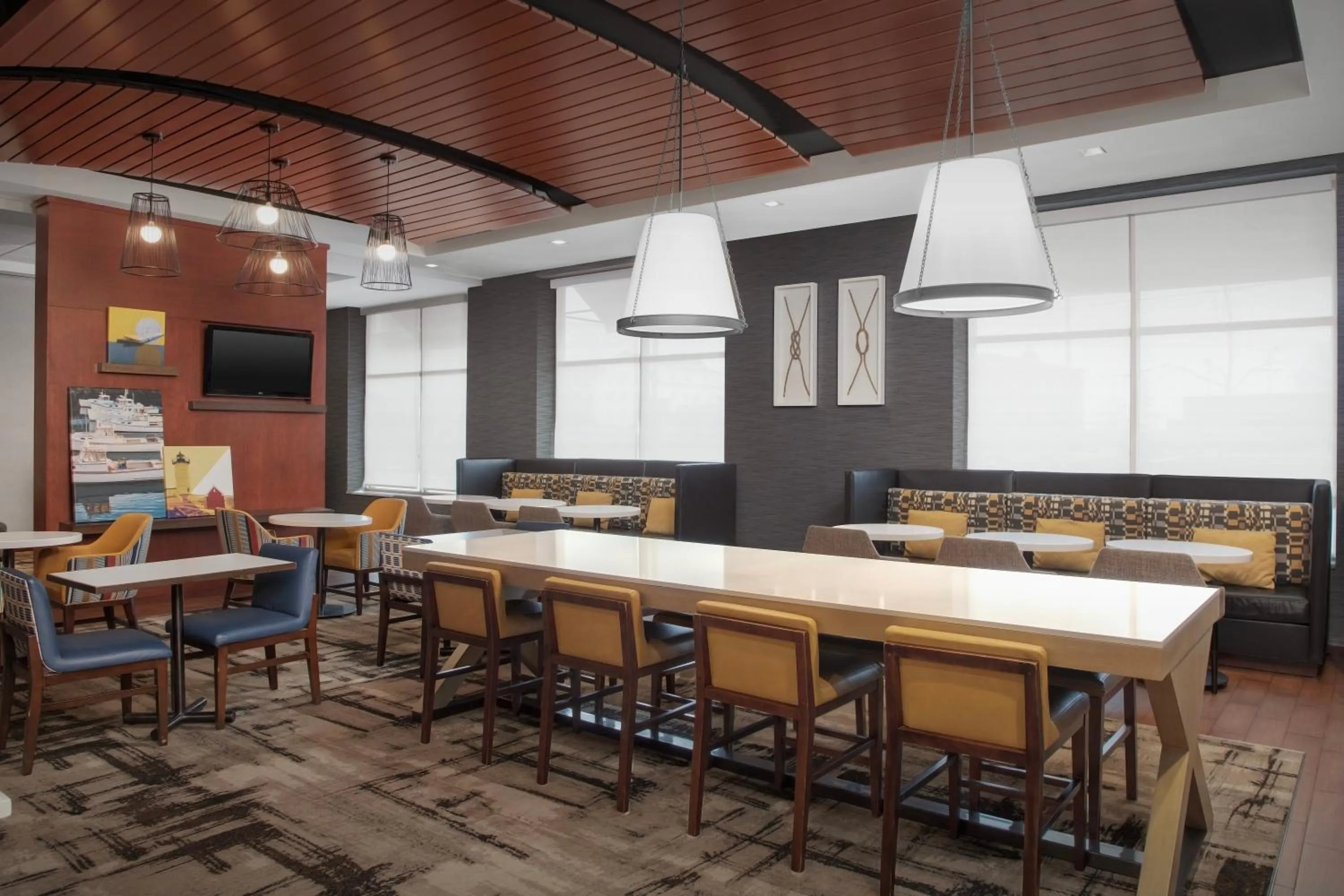 Lobby or reception in Hampton Inn Portland Downtown Waterfront