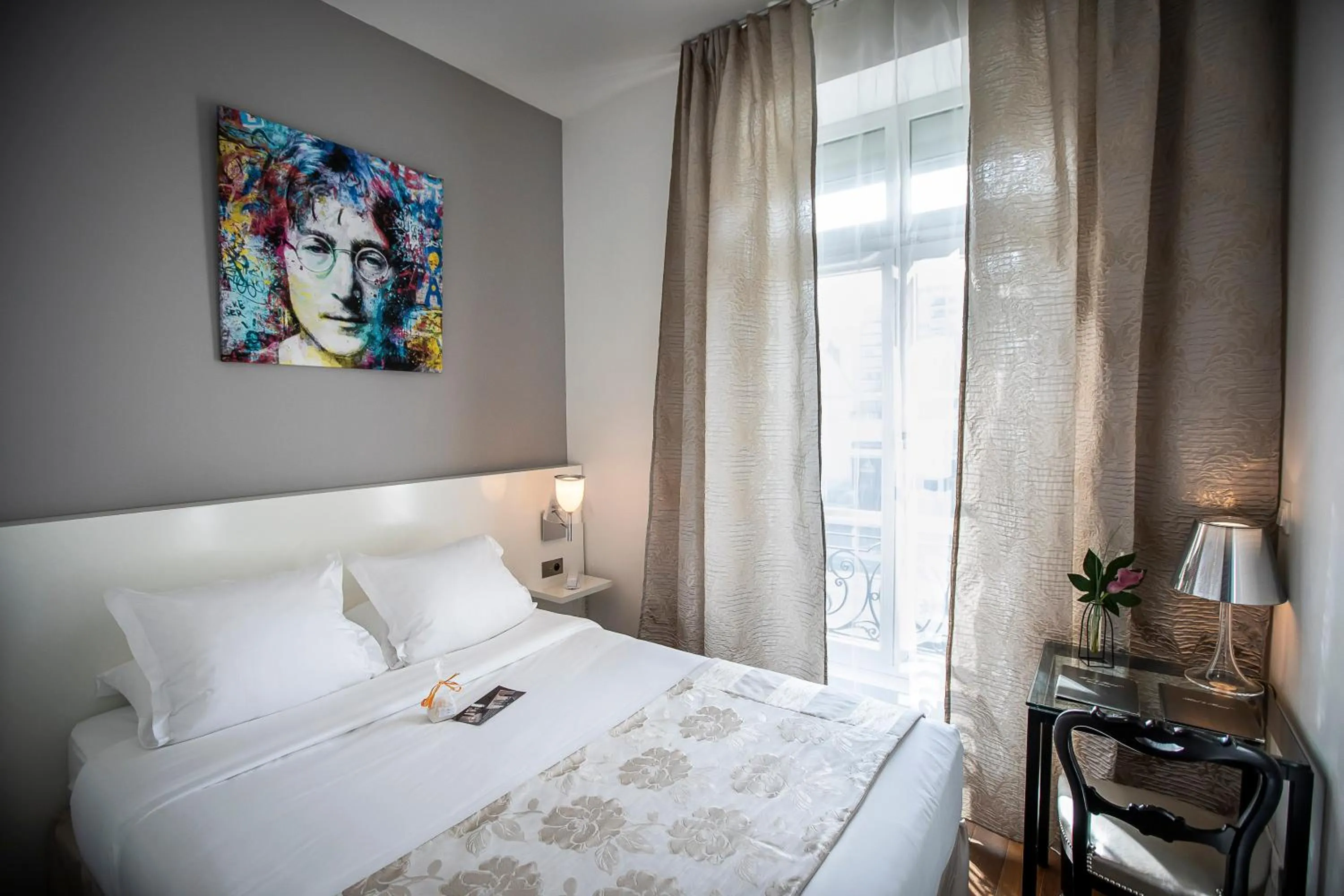 Photo of the whole room, Bed in Le Manoir Hôtel