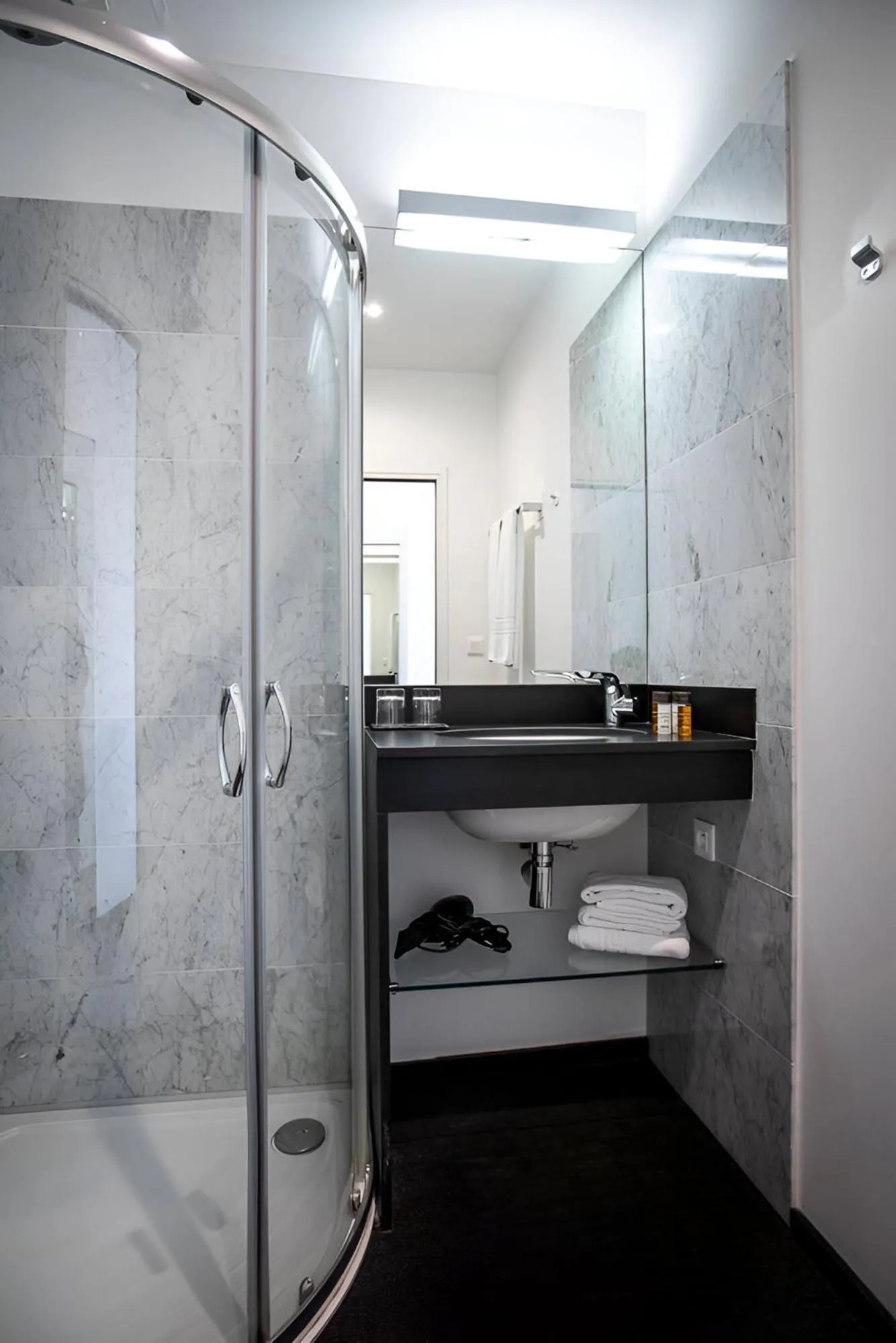 Bathroom in Le Manoir Hôtel