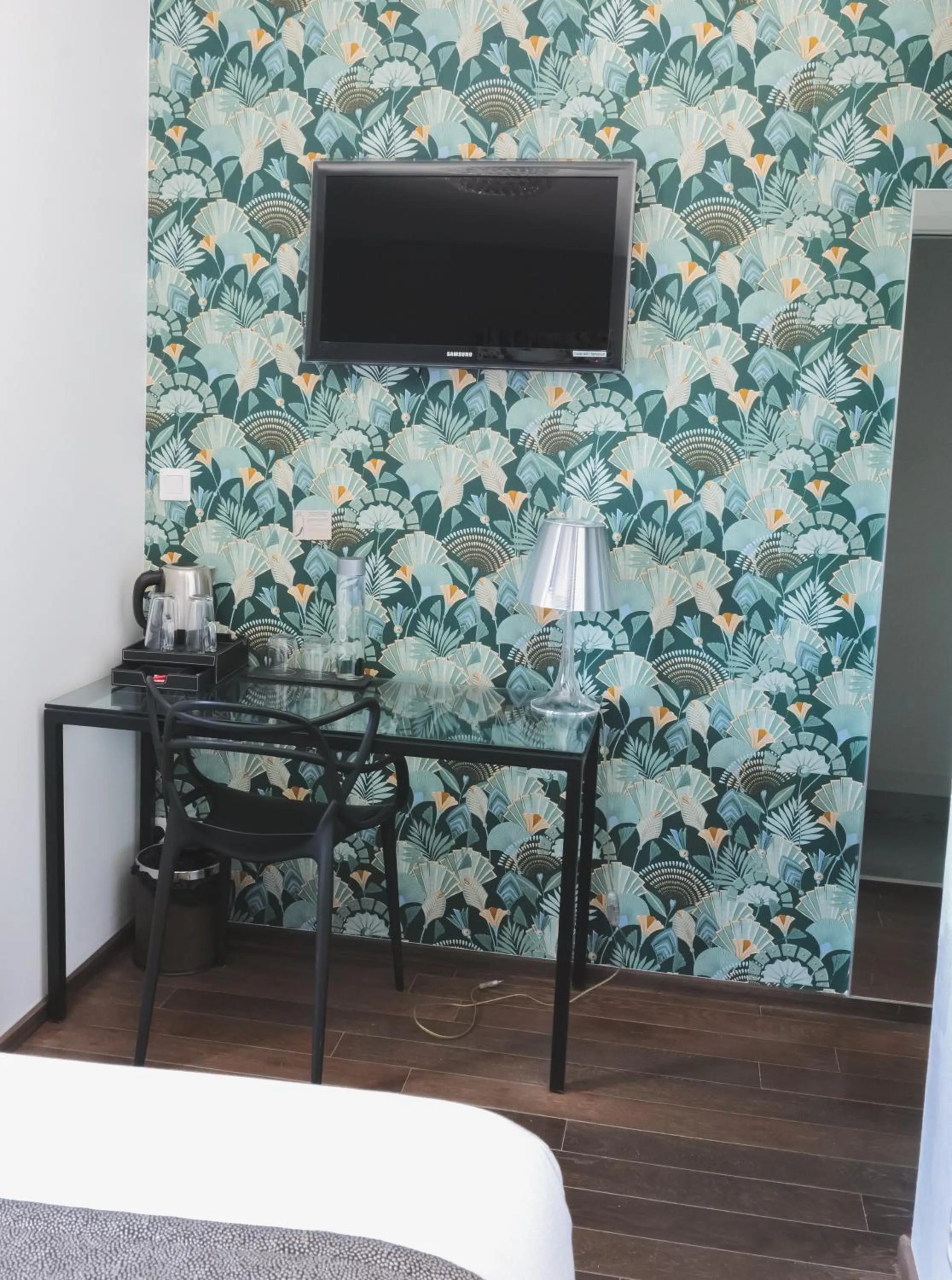 Decorative detail, Bed in Le Manoir Hôtel