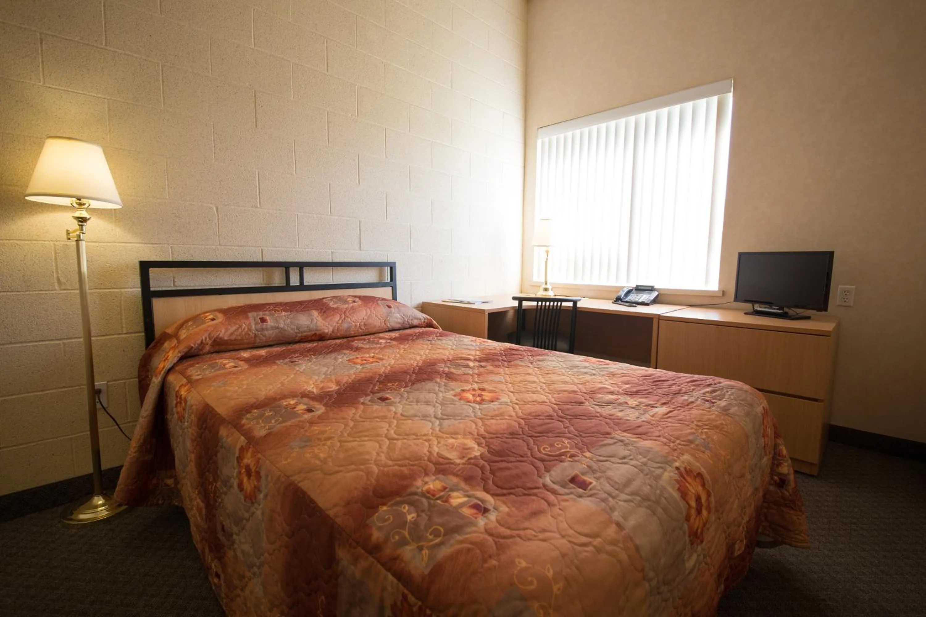 Bedroom, Bed in Residence & Conference Centre - Windsor