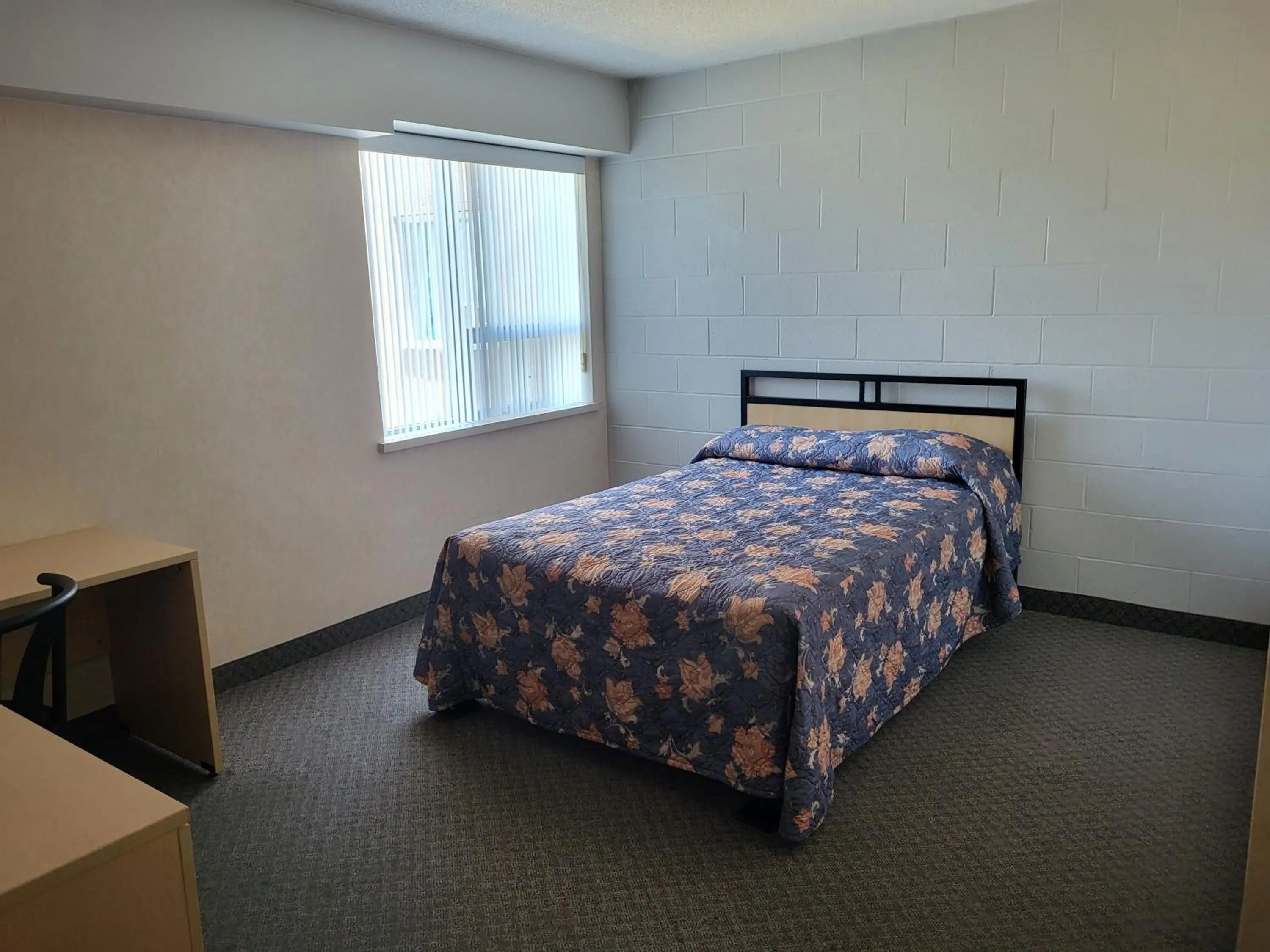 Bedroom, Bed in Residence & Conference Centre - Windsor