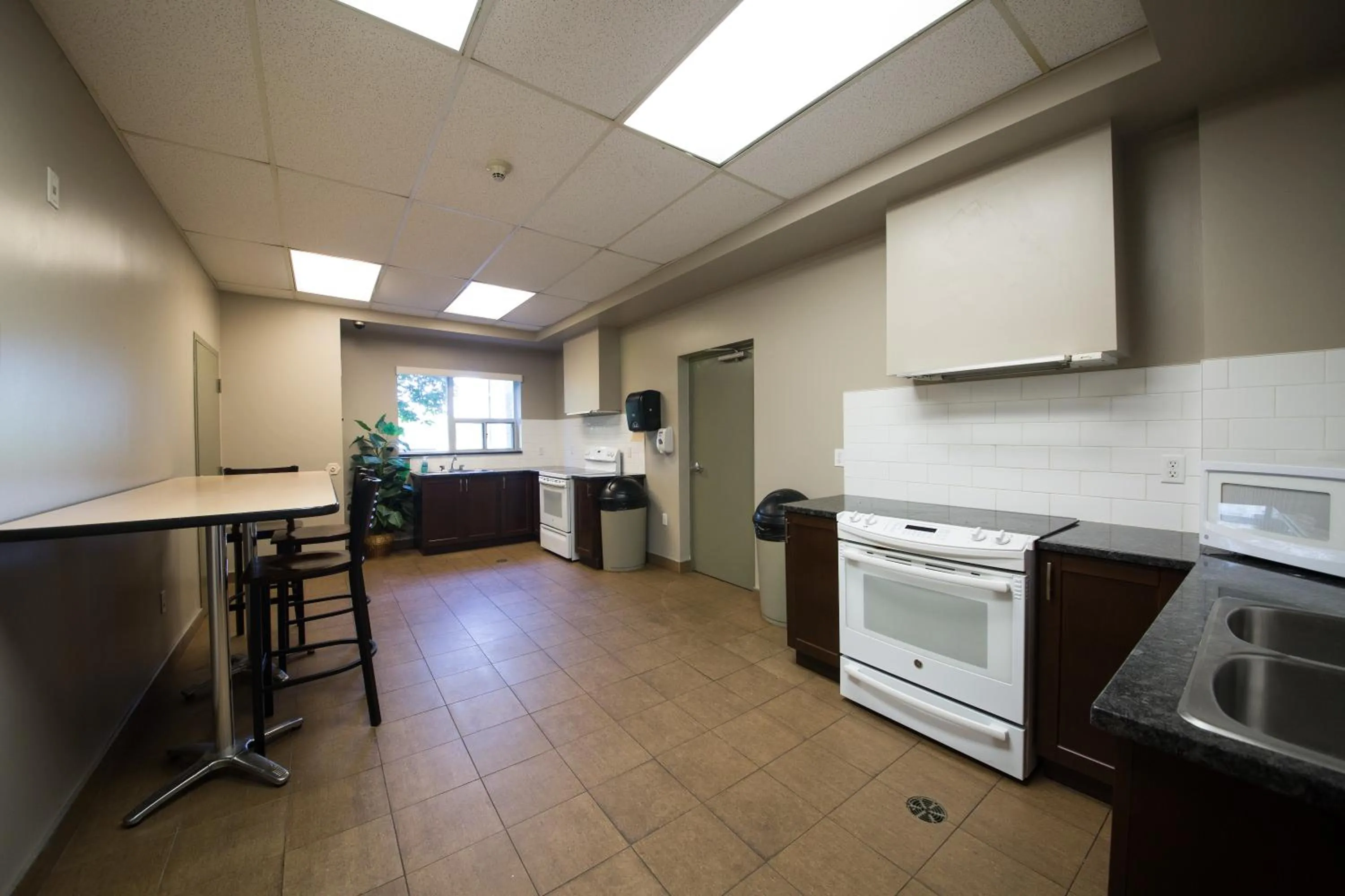 Kitchen or kitchenette in Residence & Conference Centre - Windsor
