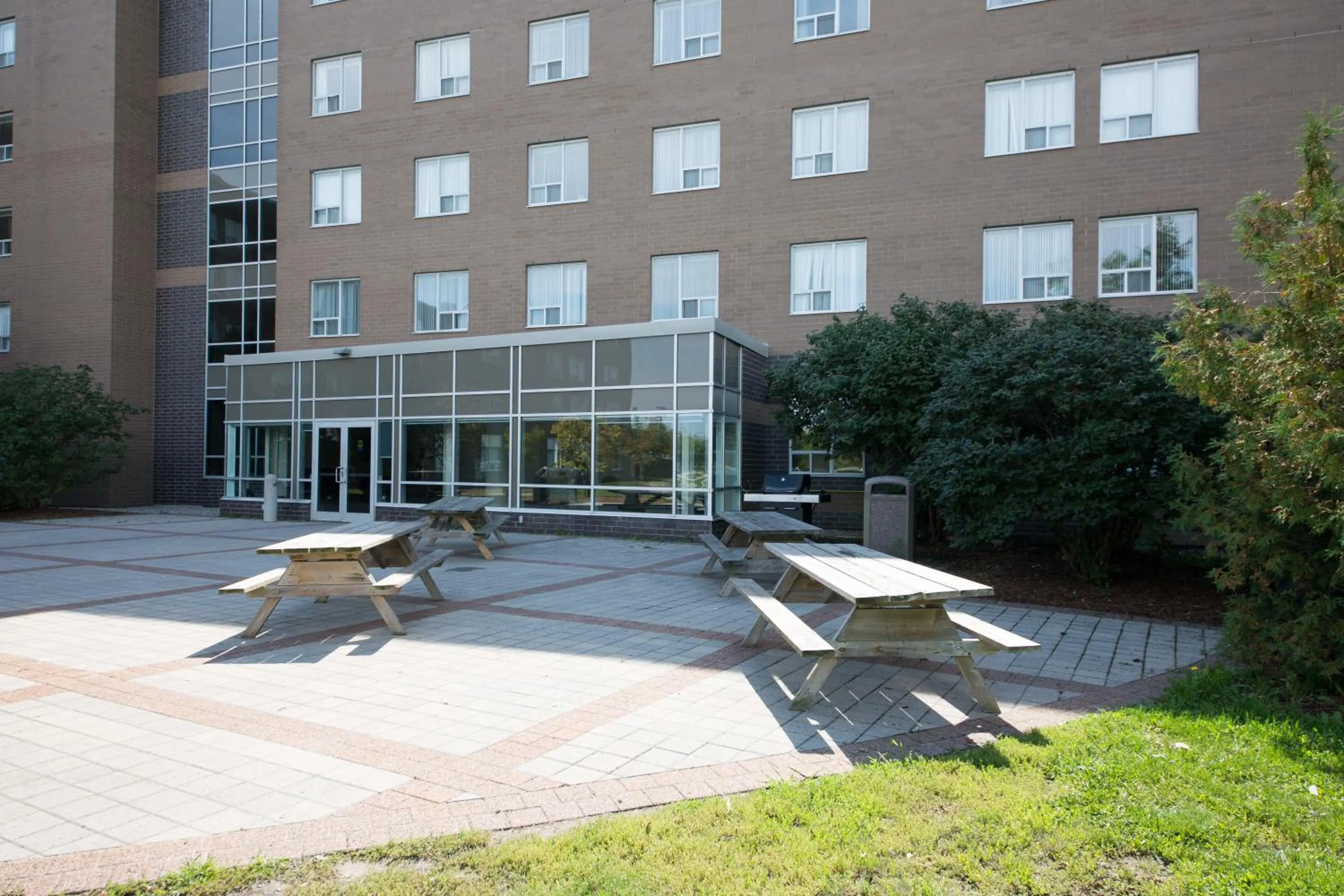Patio in Residence & Conference Centre - Windsor