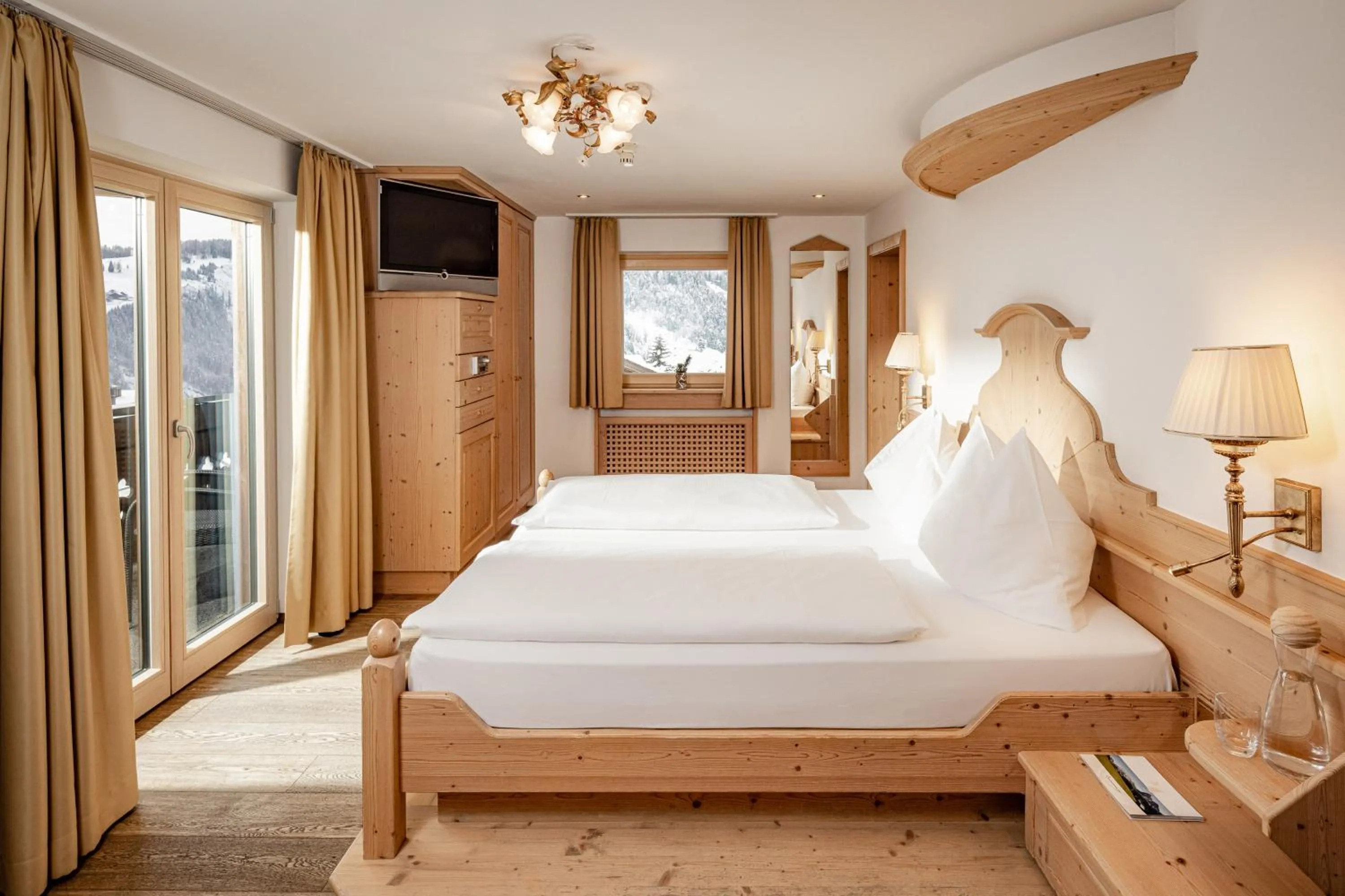 Bedroom, Bed in Romantik & Family Hotel Gardenia***S