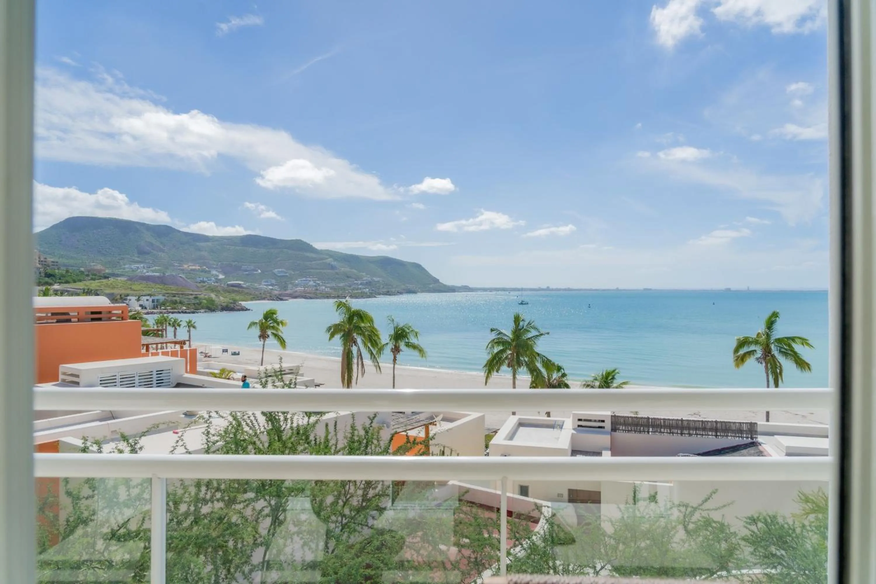 Photo of the whole room in Hotel Indigo La Paz Puerta Cortes by IHG