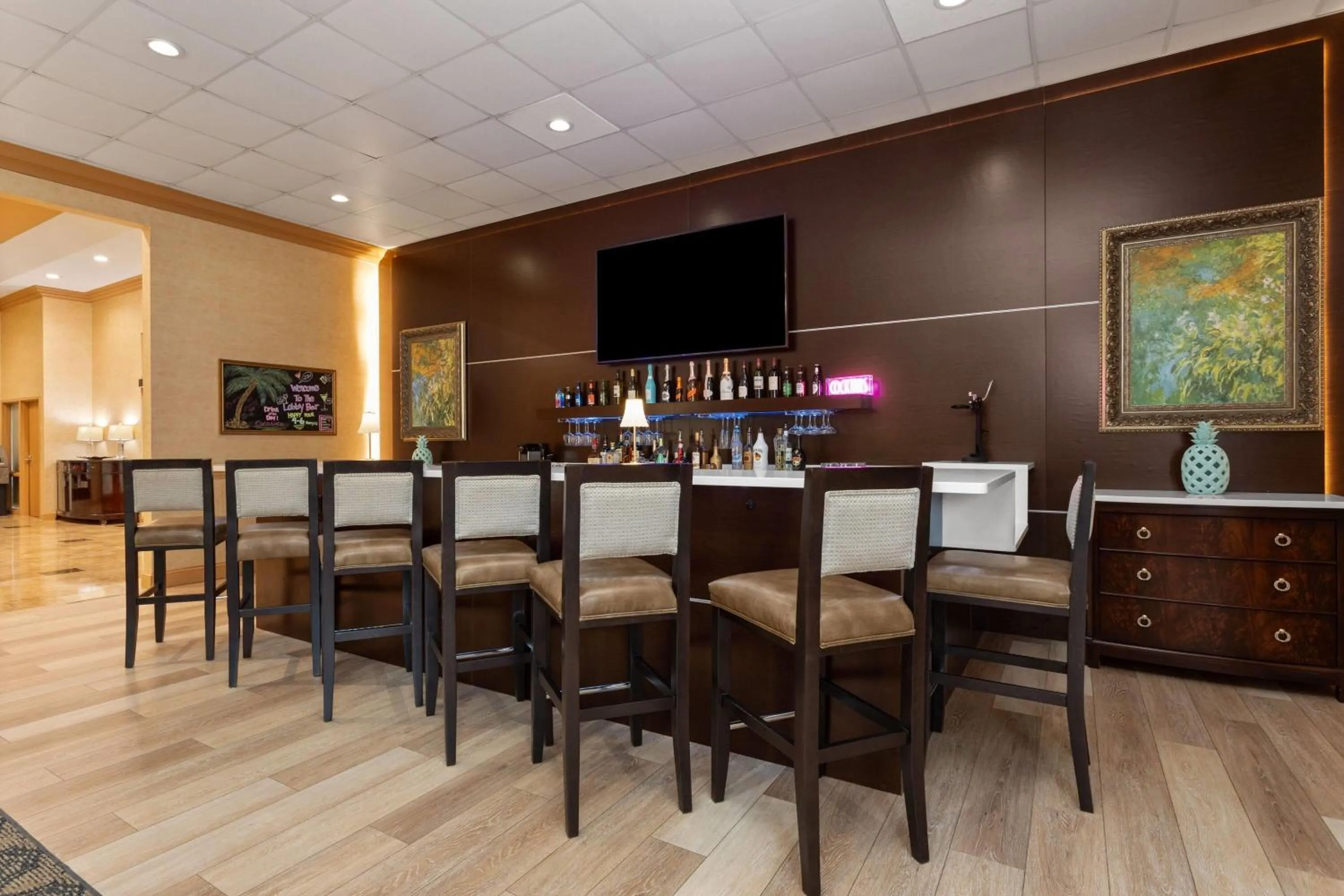 Lounge or bar in Hawthorn Extended Stay by Wyndham West Palm Beach