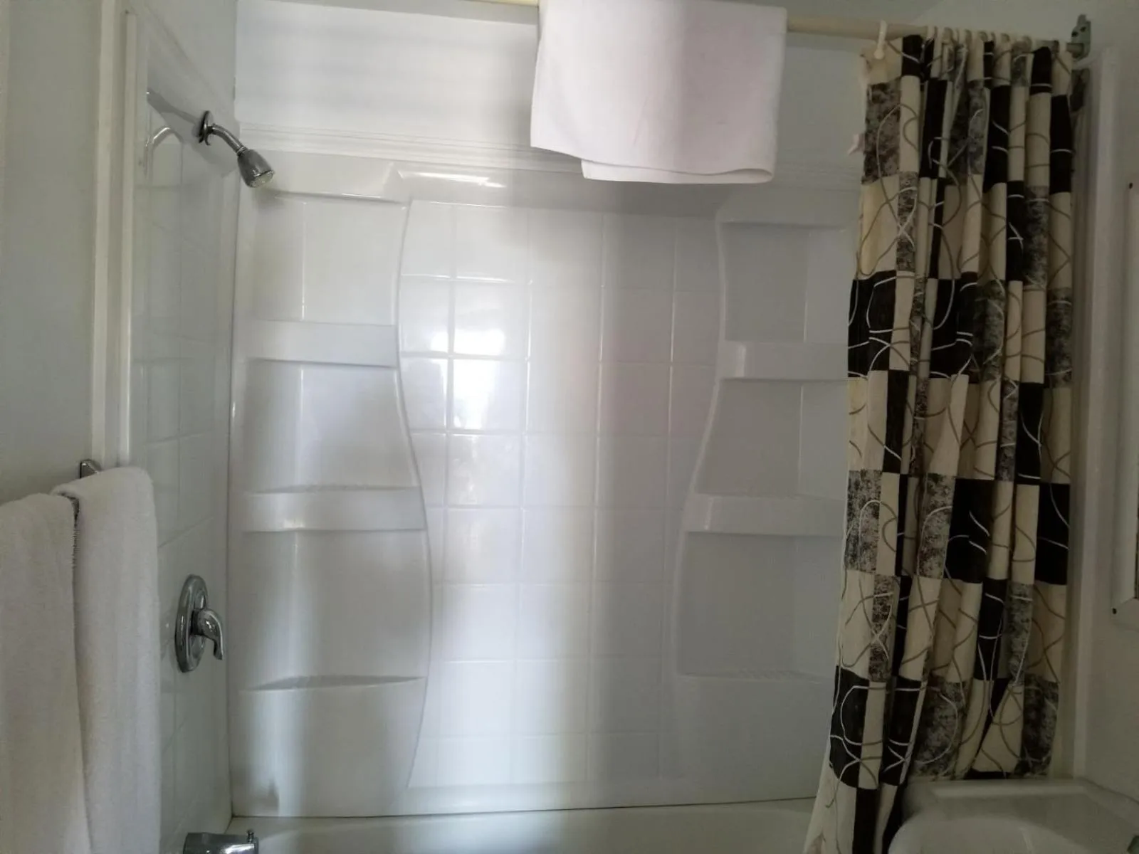 River Inn by Niagara Falls