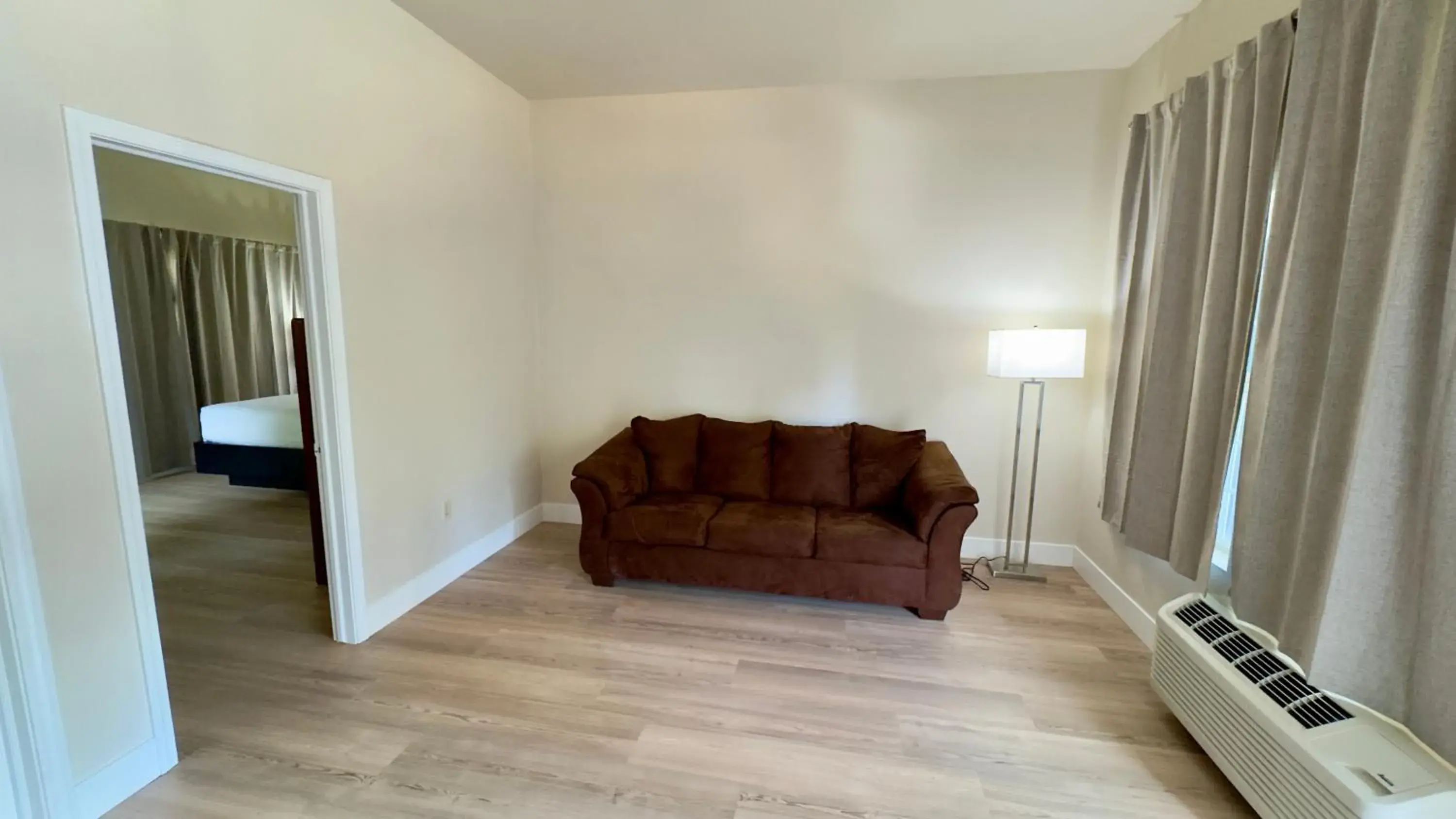 King Suite in Westhaven Inn King Suite in Westhaven Inn