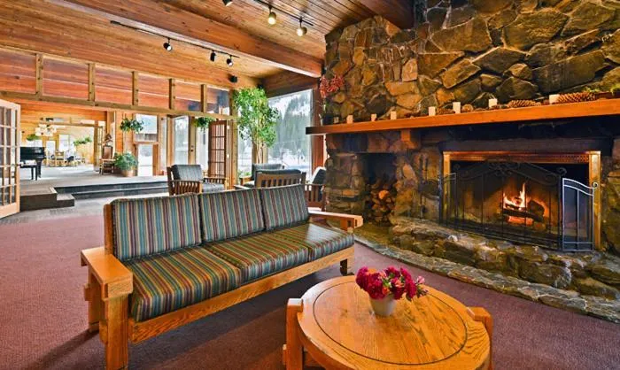 Communal lounge/ TV room in Alta Peruvian Lodge