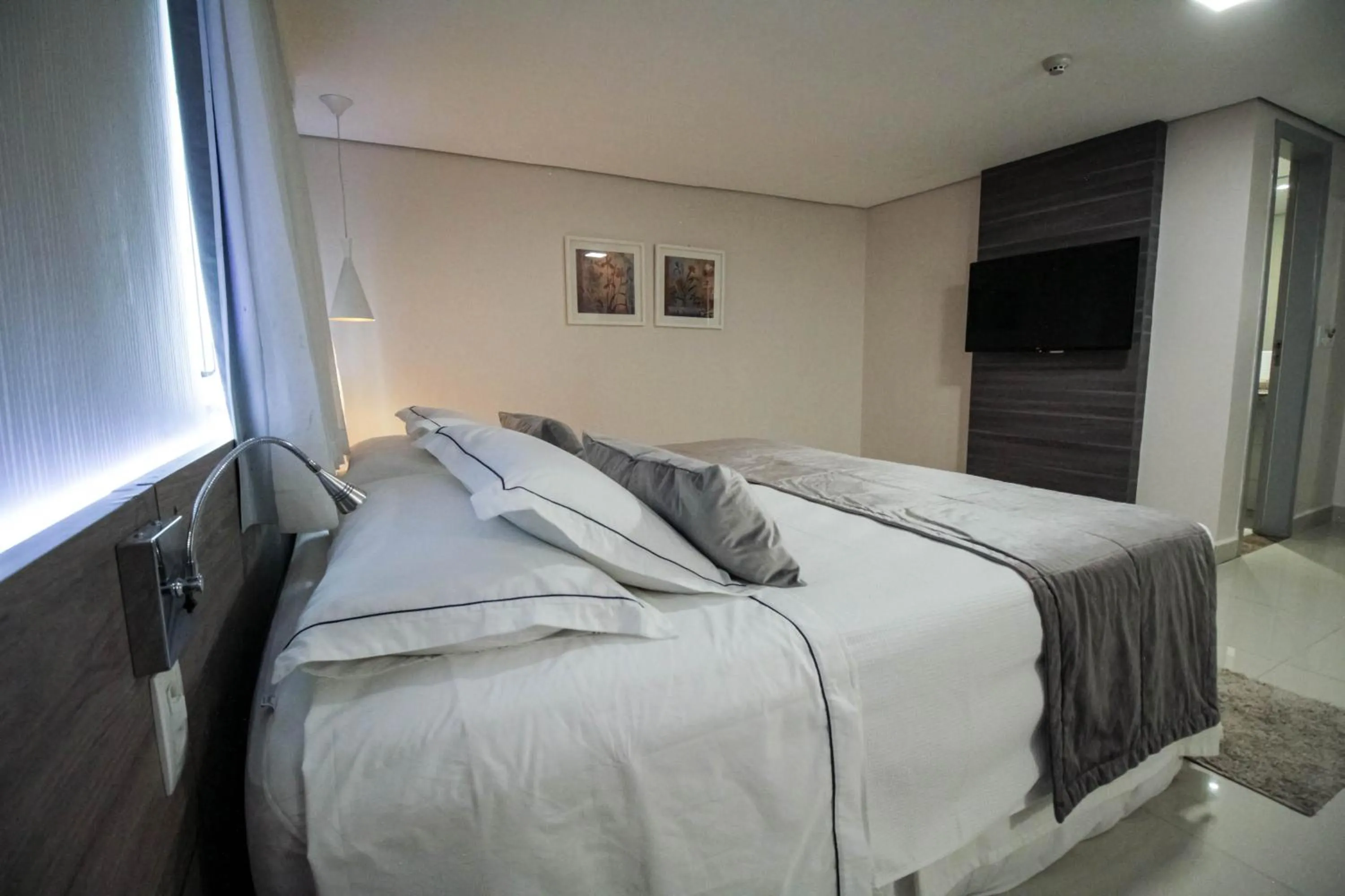 Photo of the whole room, Bed in Oscar Hotel Executive