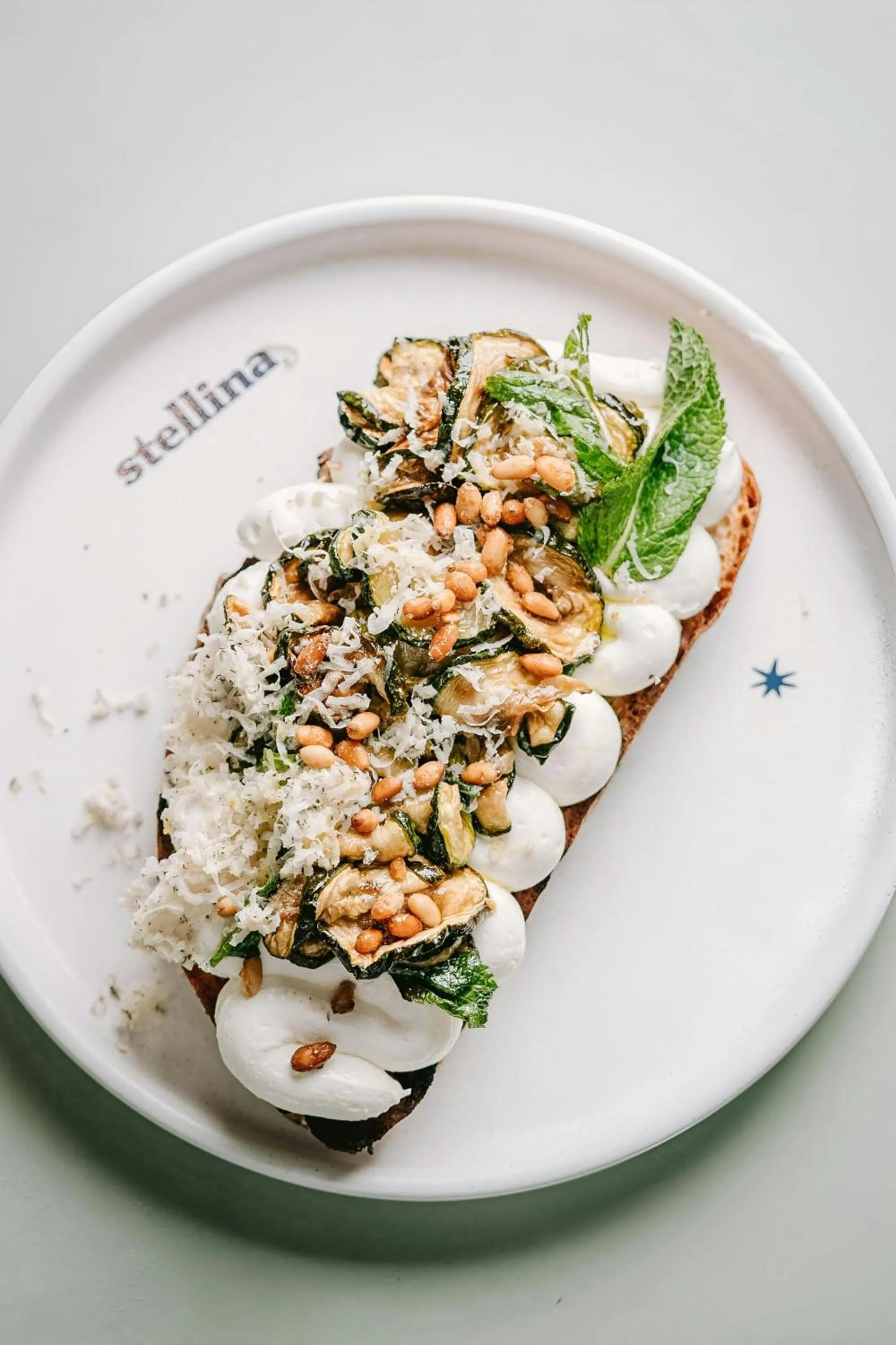 Restaurant/places to eat in Sonder by Marriott Bonvoy Penny Lane Apartments Old Montreal