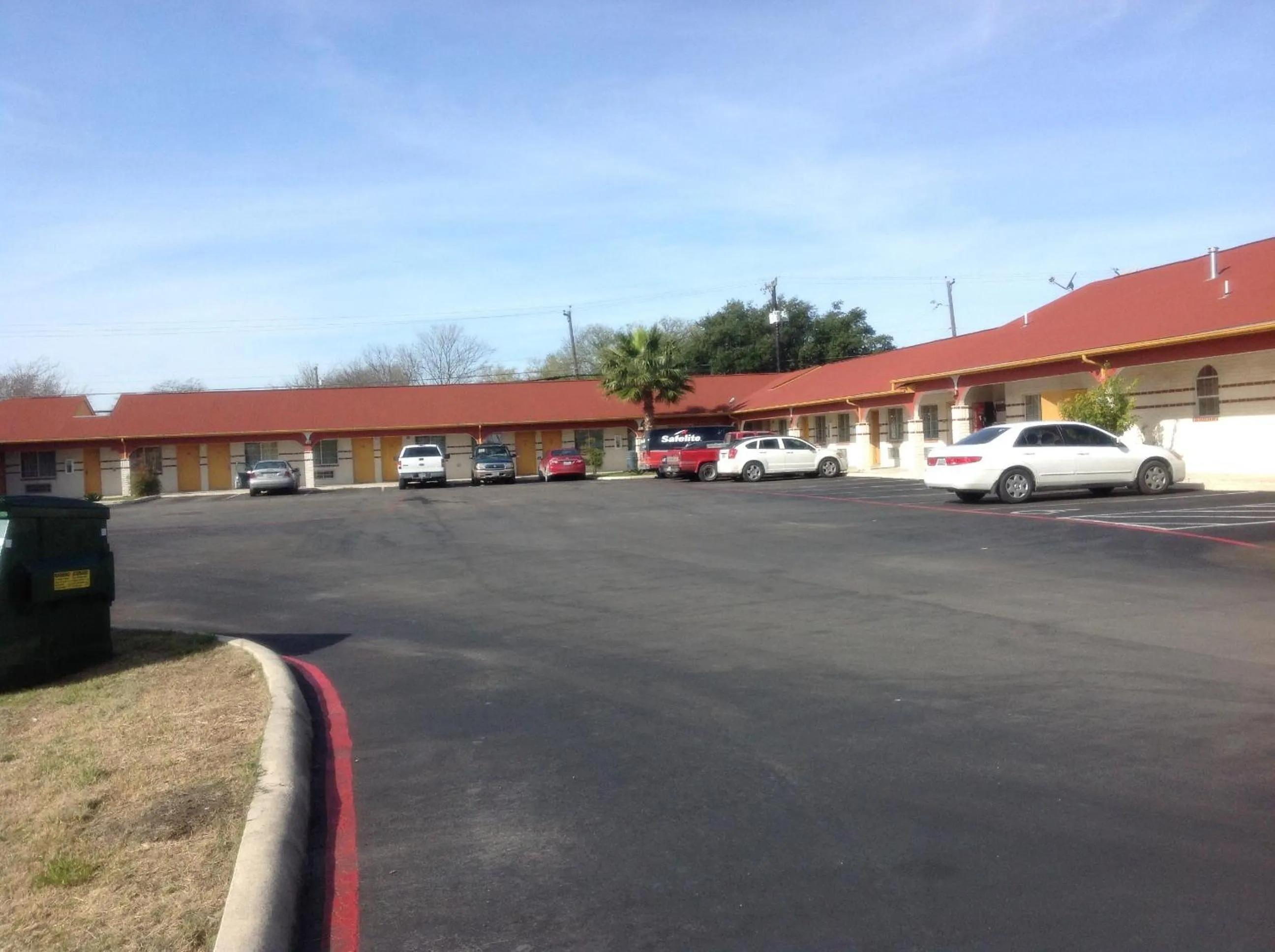 Property building in Luxury Inn and Suites Seaworld