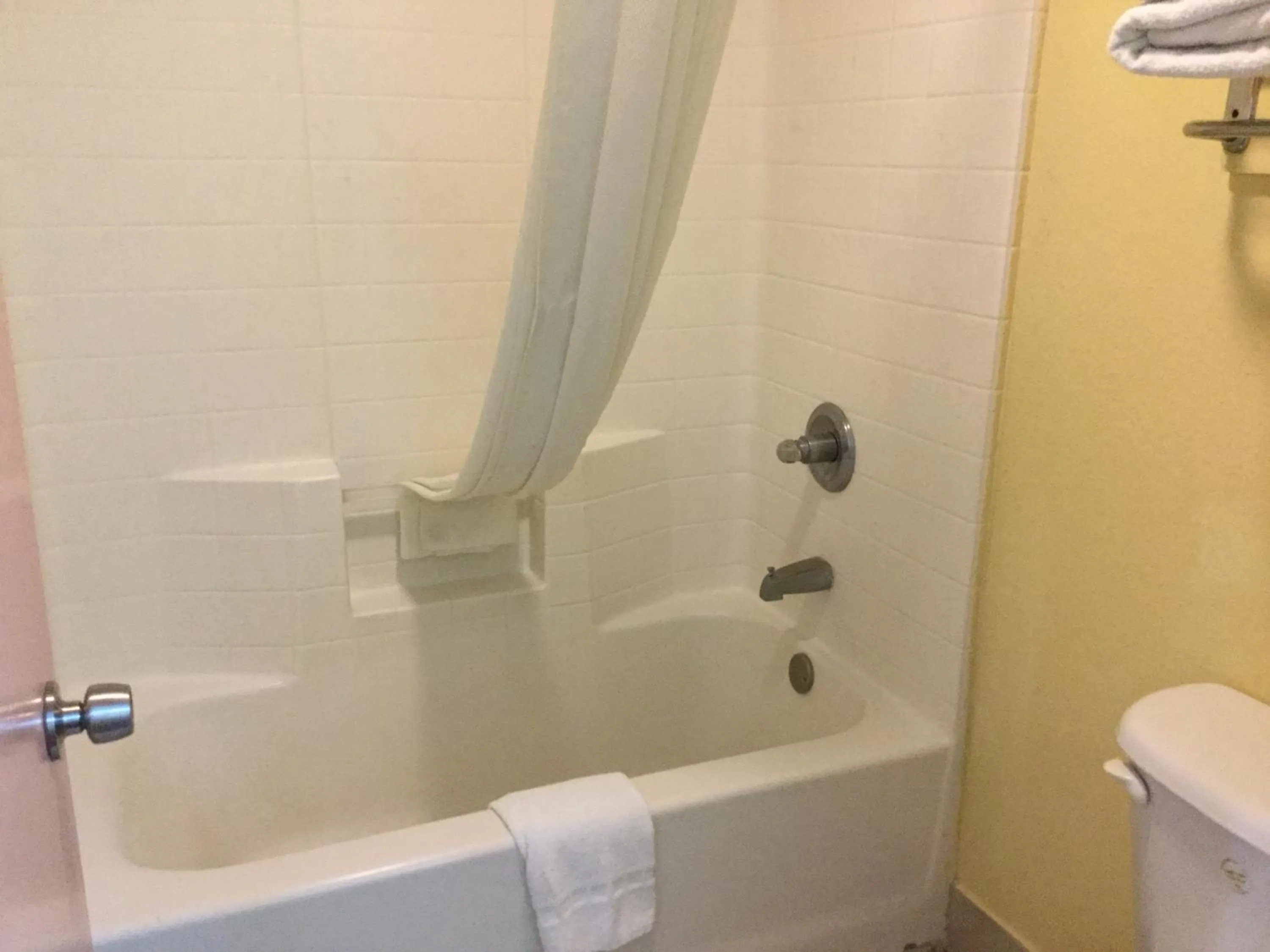 Luxury Inn and Suites Seaworld