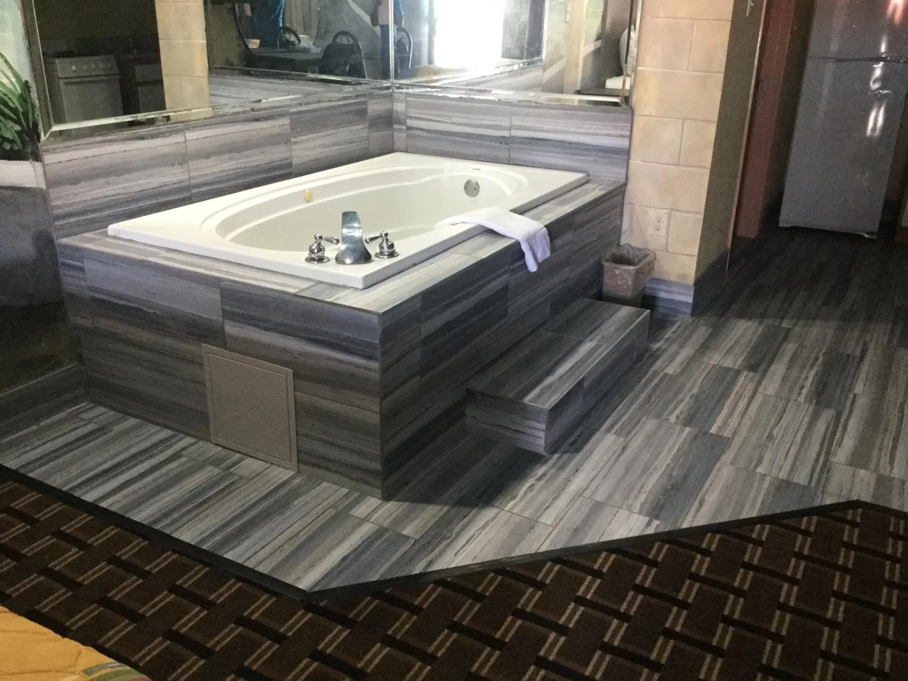 Luxury Inn and Suites Seaworld