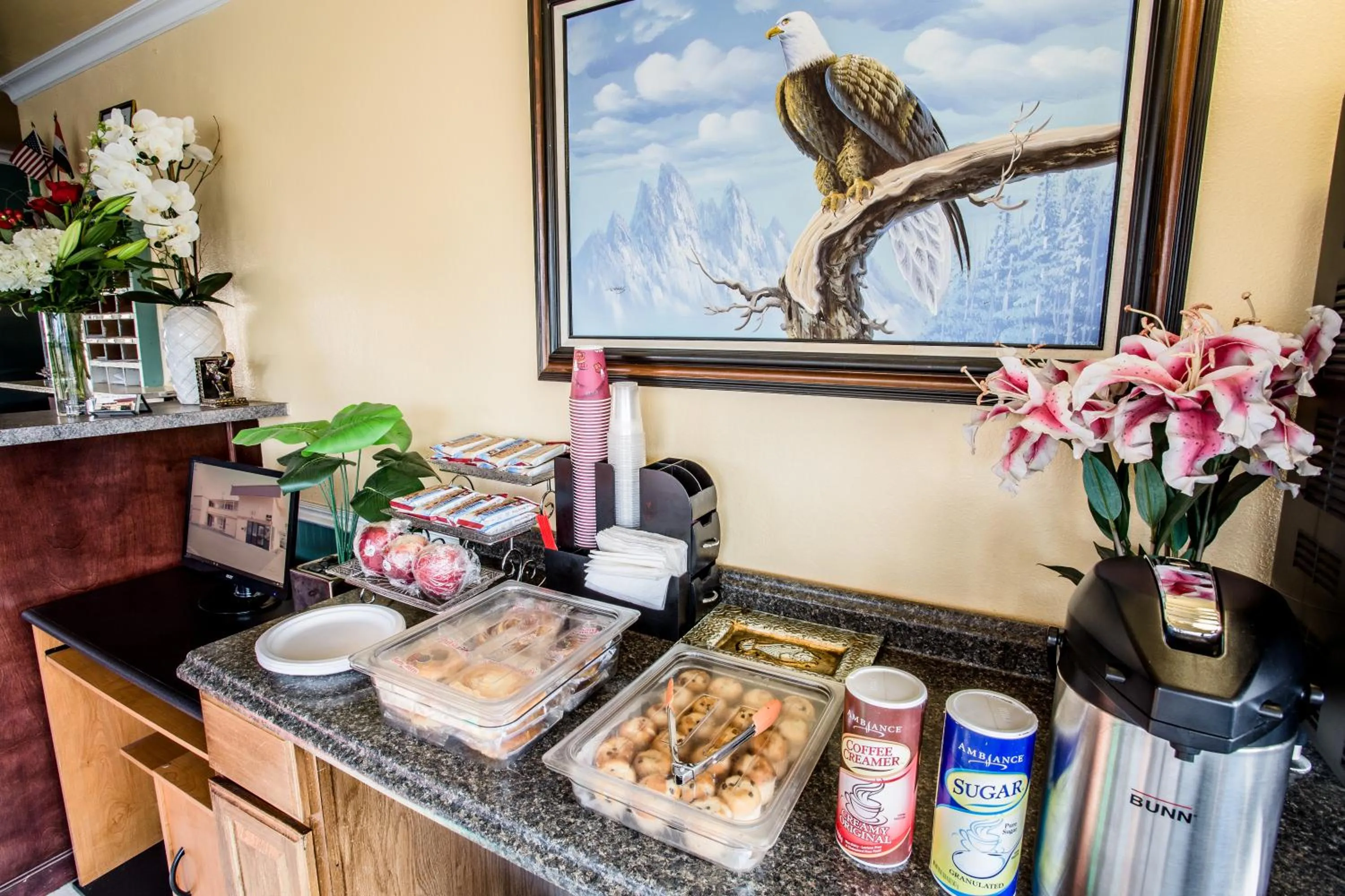 Continental breakfast in Budget Inn of America