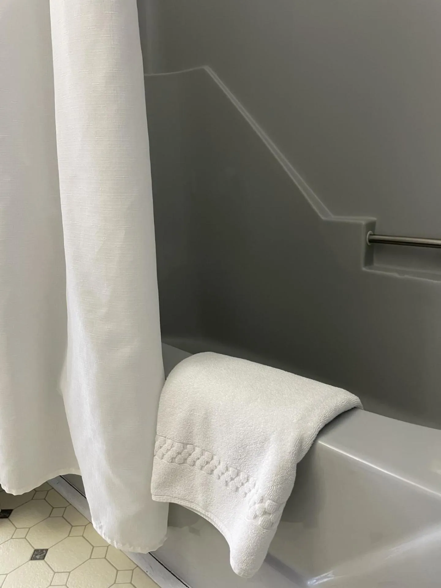 Bed in White Sails Inn