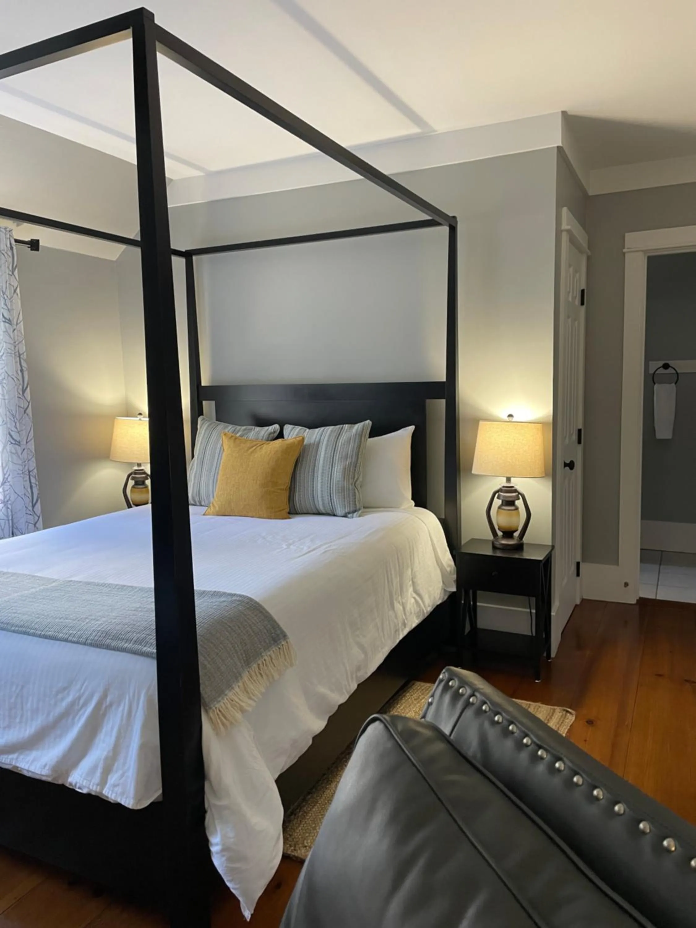 Bed in White Sails Inn