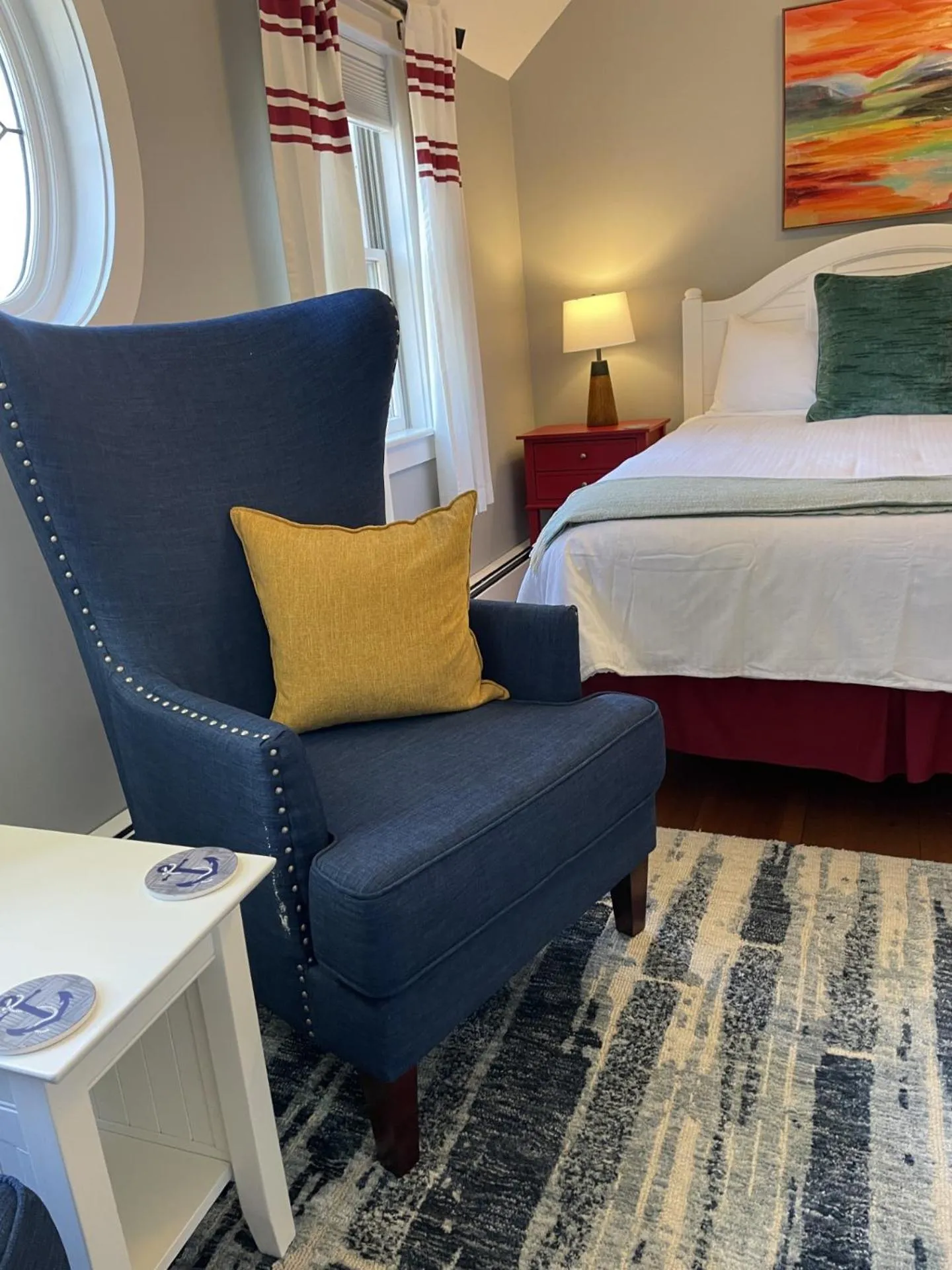 Seating area in White Sails Inn