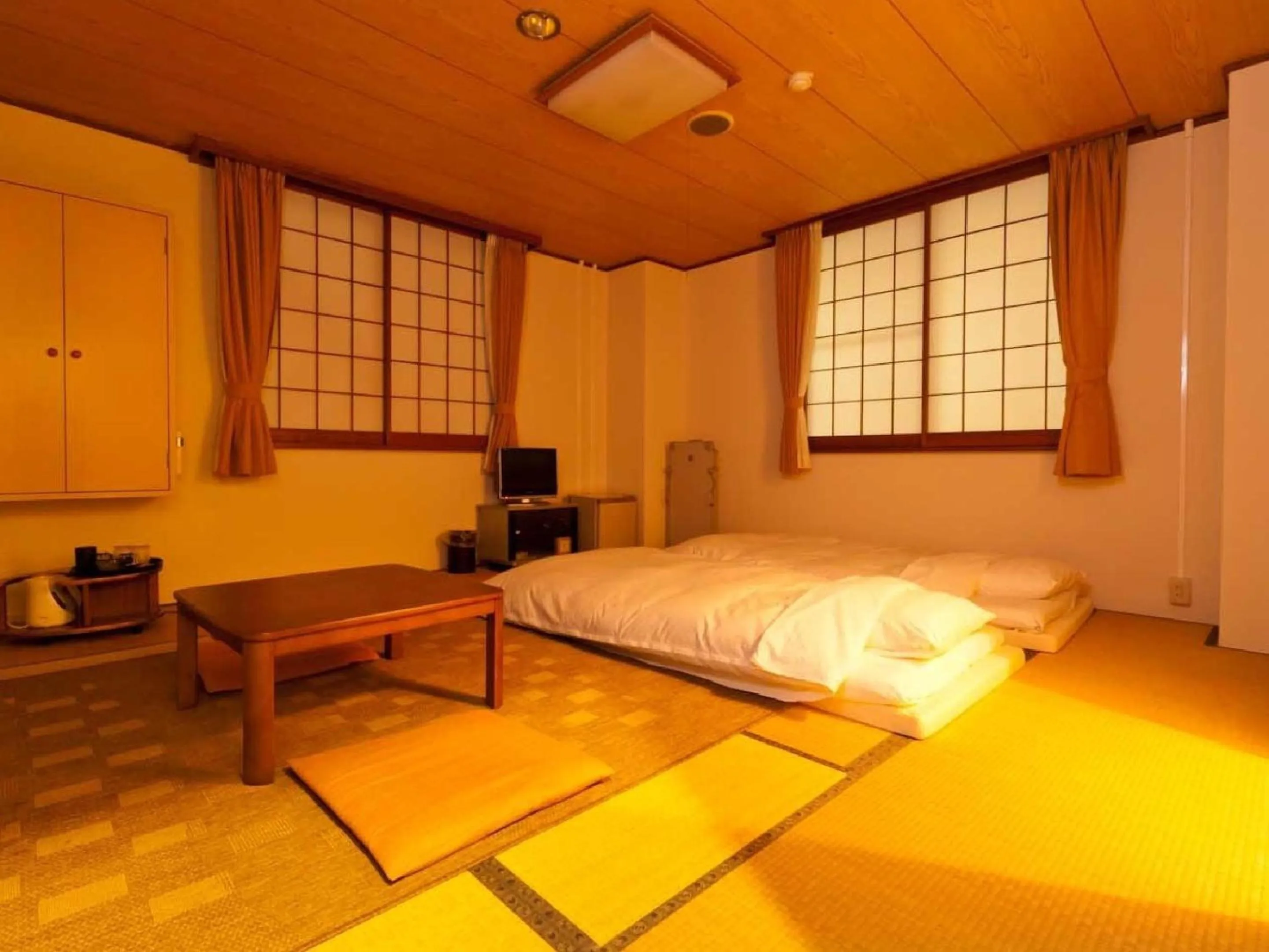 Photo of the whole room, Bed in Koga Central Hotel