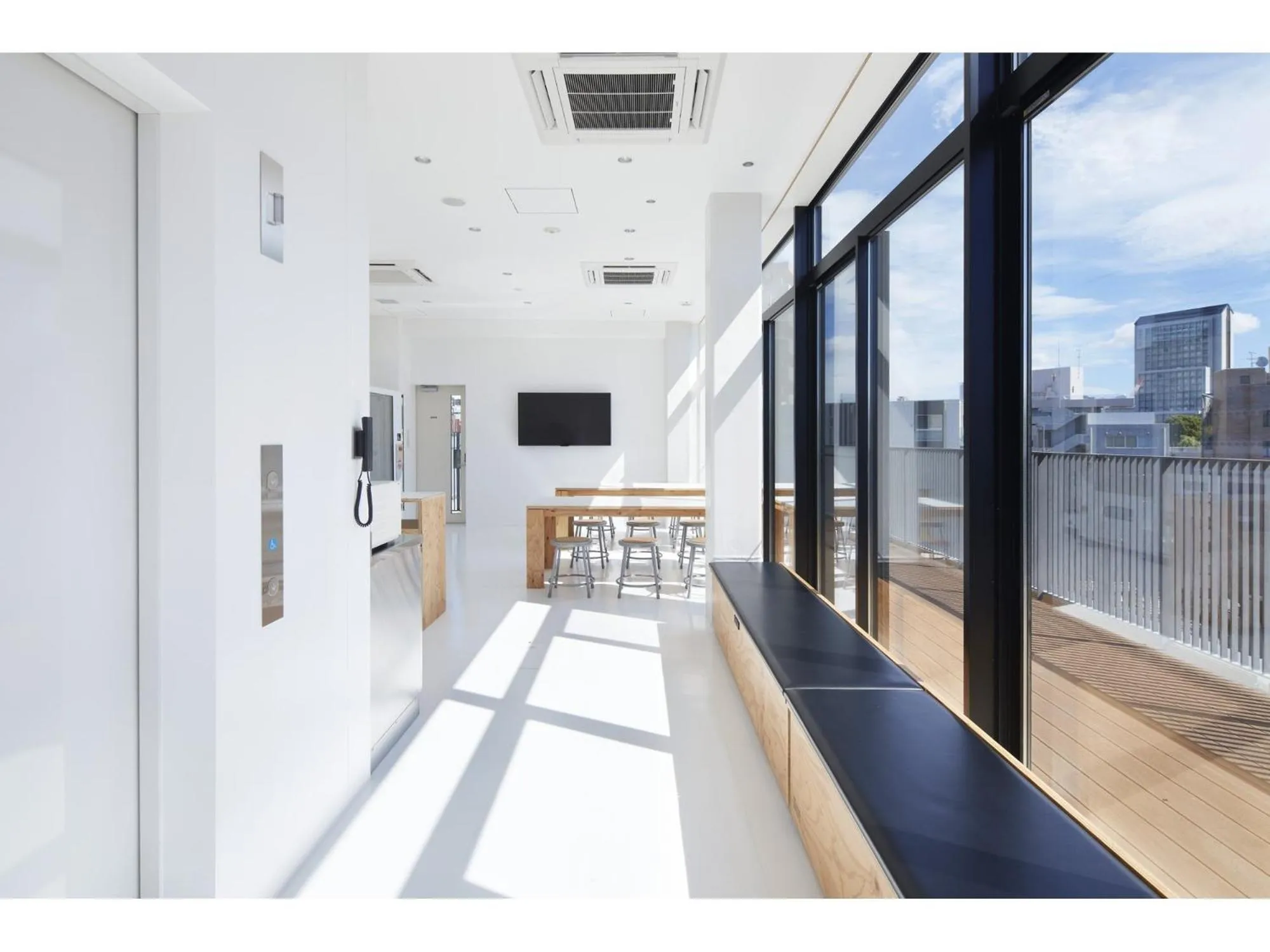 Communal lounge/ TV room in Mustard Hotel Shibuya