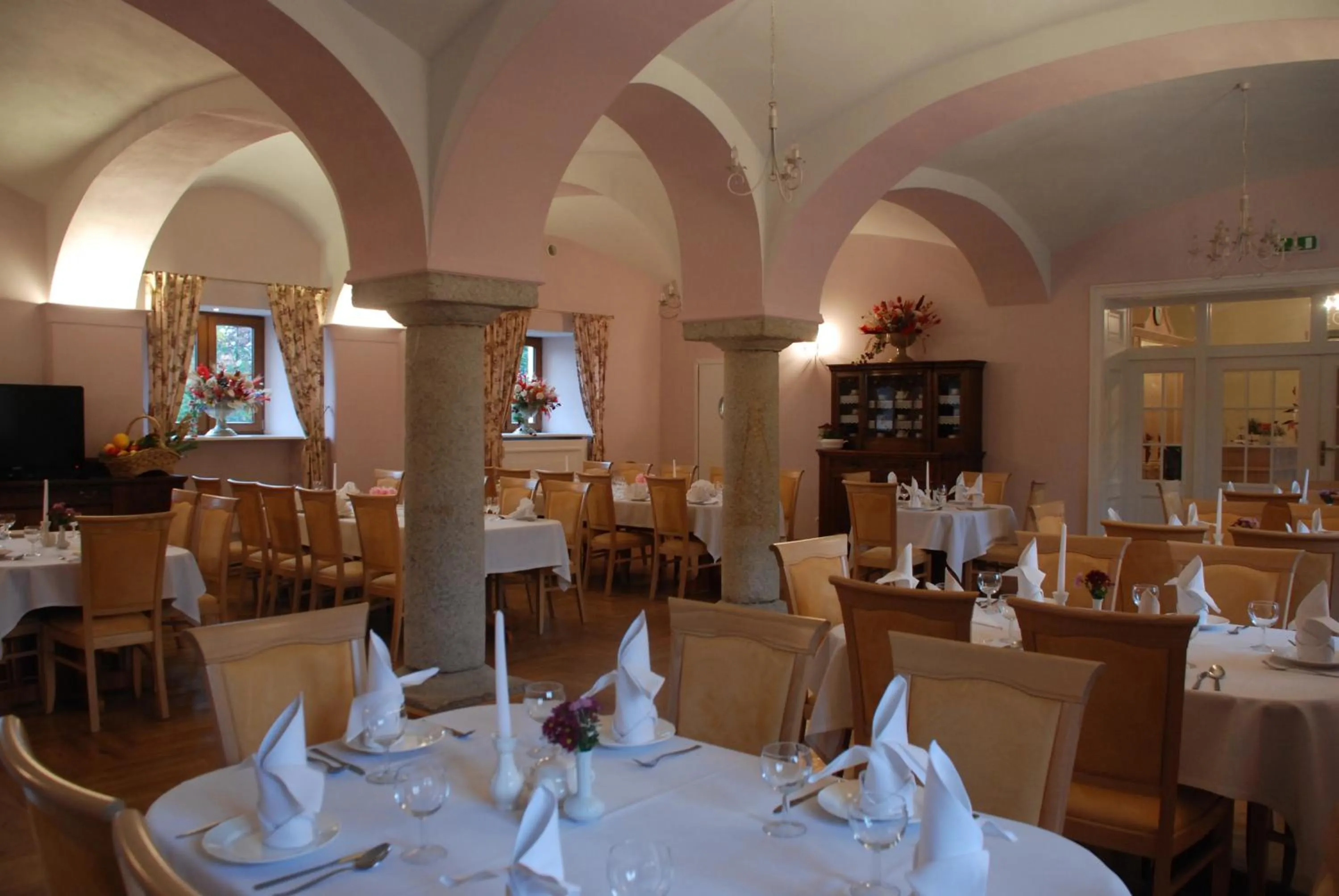 Restaurant/places to eat in Hotel Karczyce
