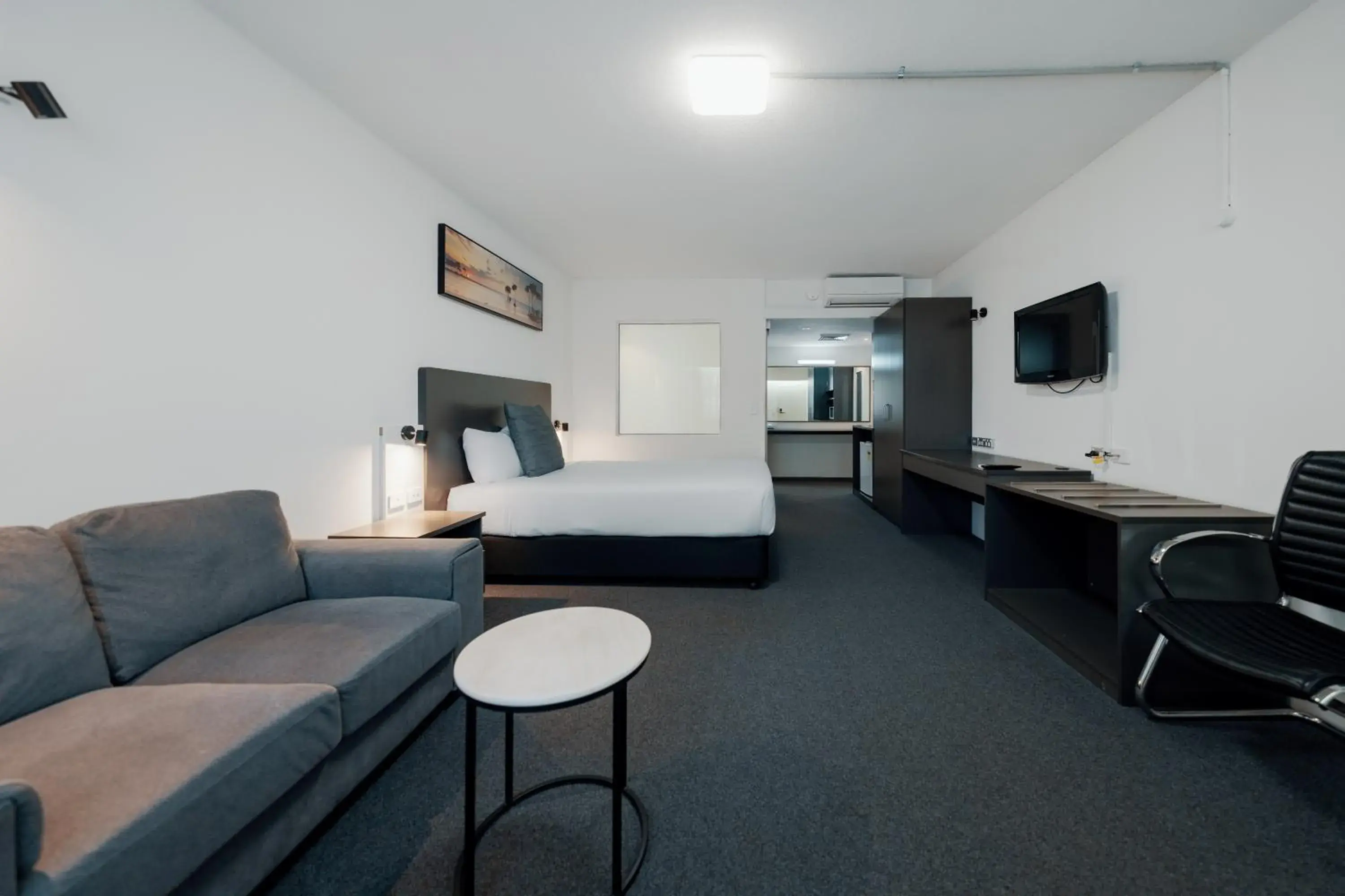 Spa Suite Room in The Select Inn Gosford Spa Suite Room in The Select Inn Gosford