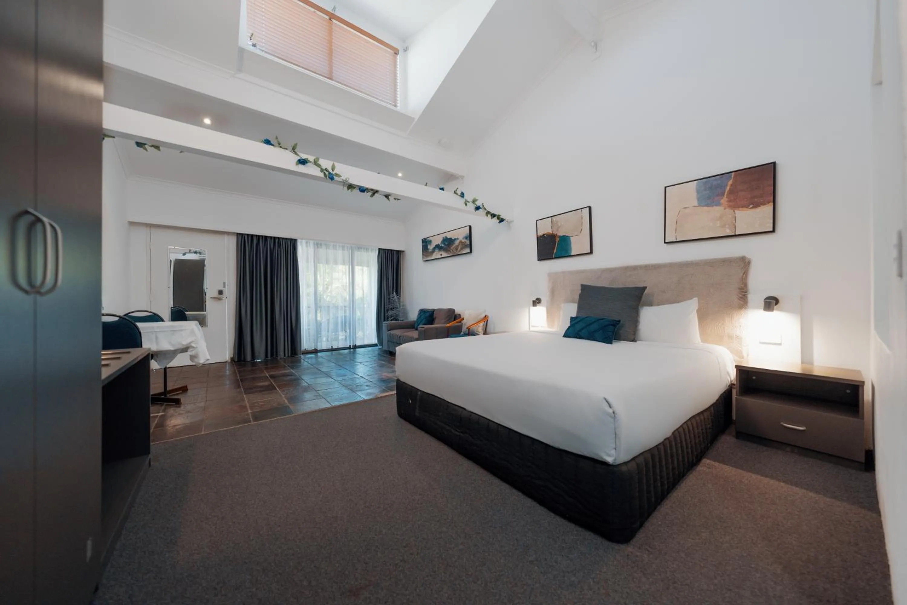 Bed in The Select Inn Gosford