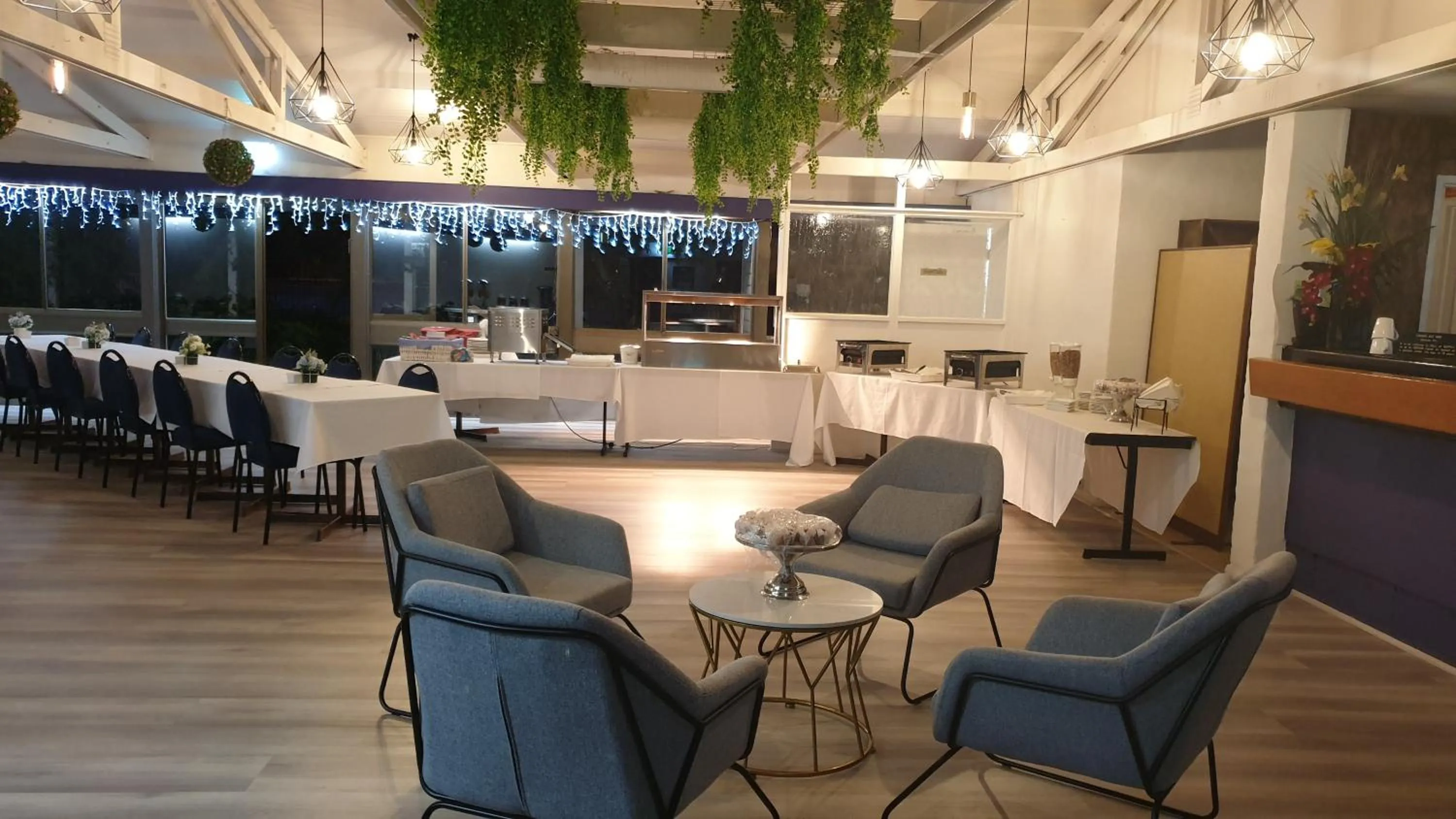 Restaurant/places to eat in The Select Inn Gosford