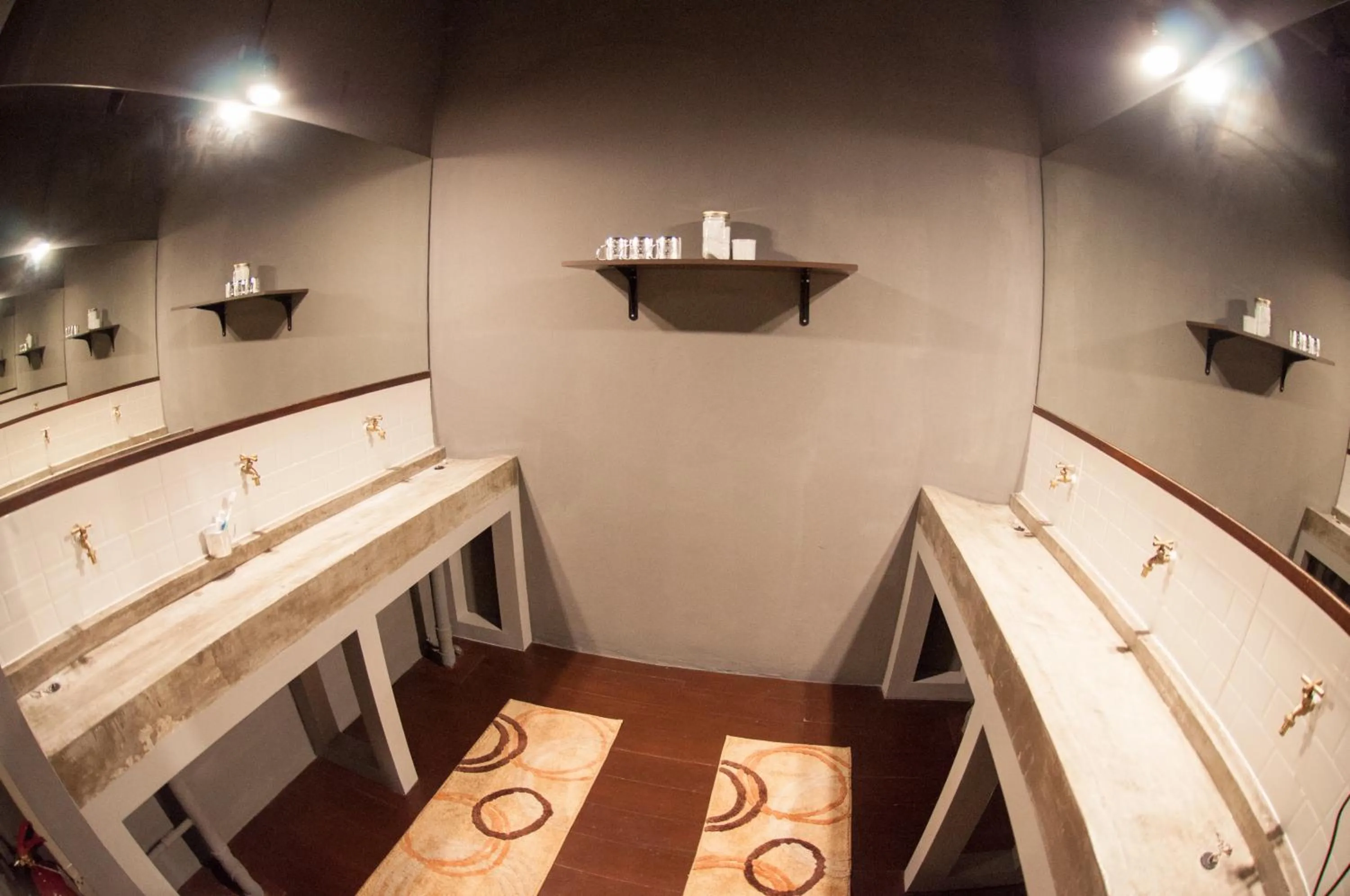 Area and facilities in Tian Tian Hostel