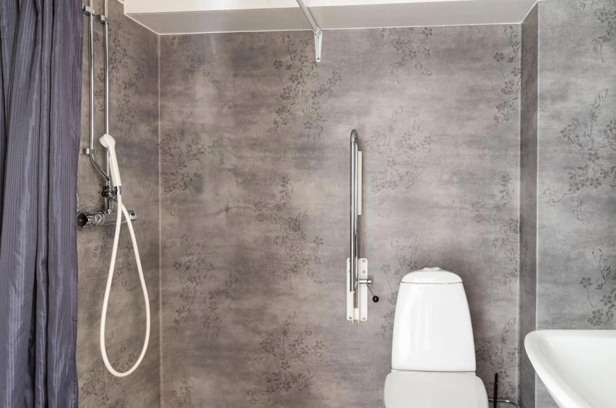 Bathroom in STF Abisko Turiststation