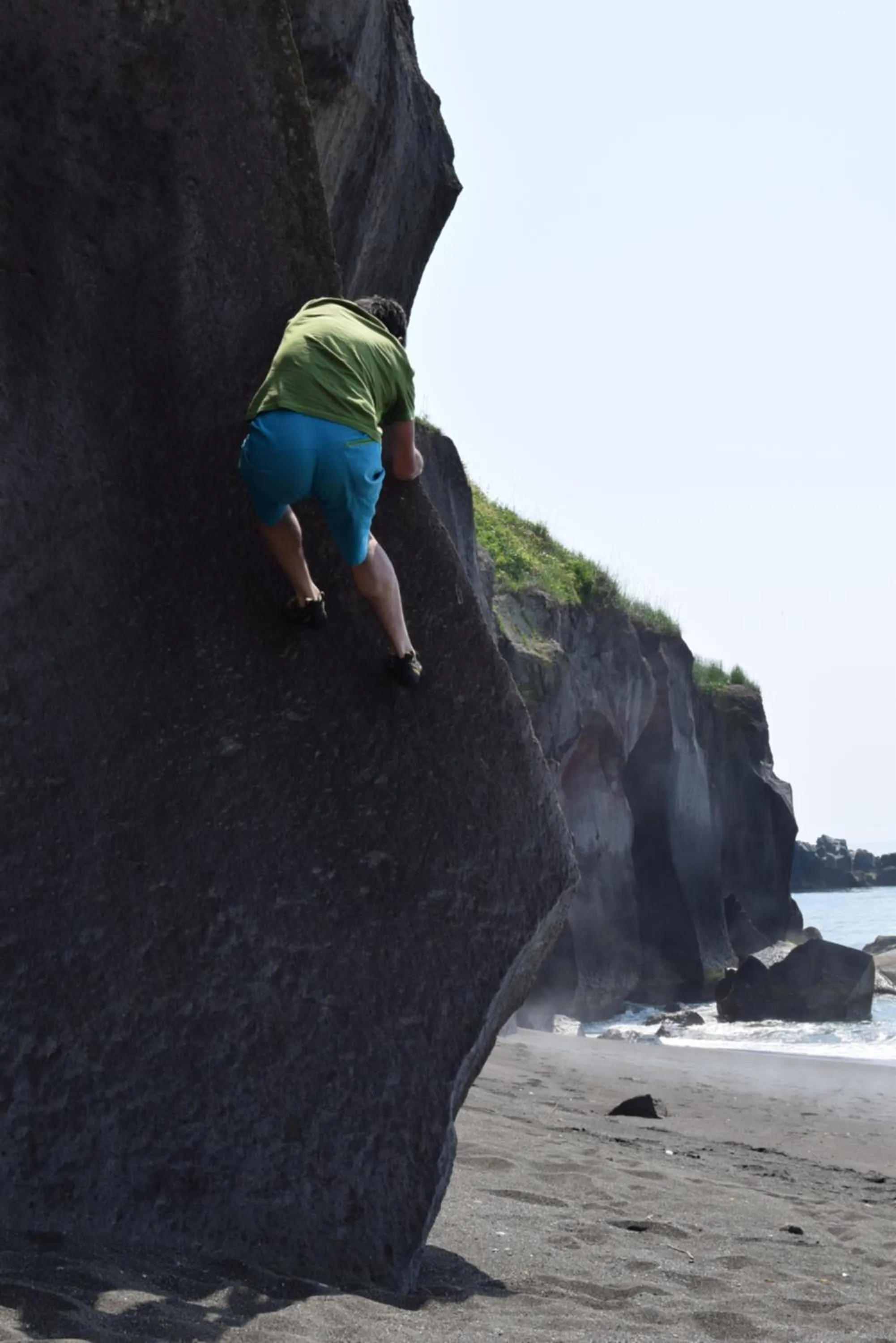 Beach in Noboribetsu Guest House AKA & AO