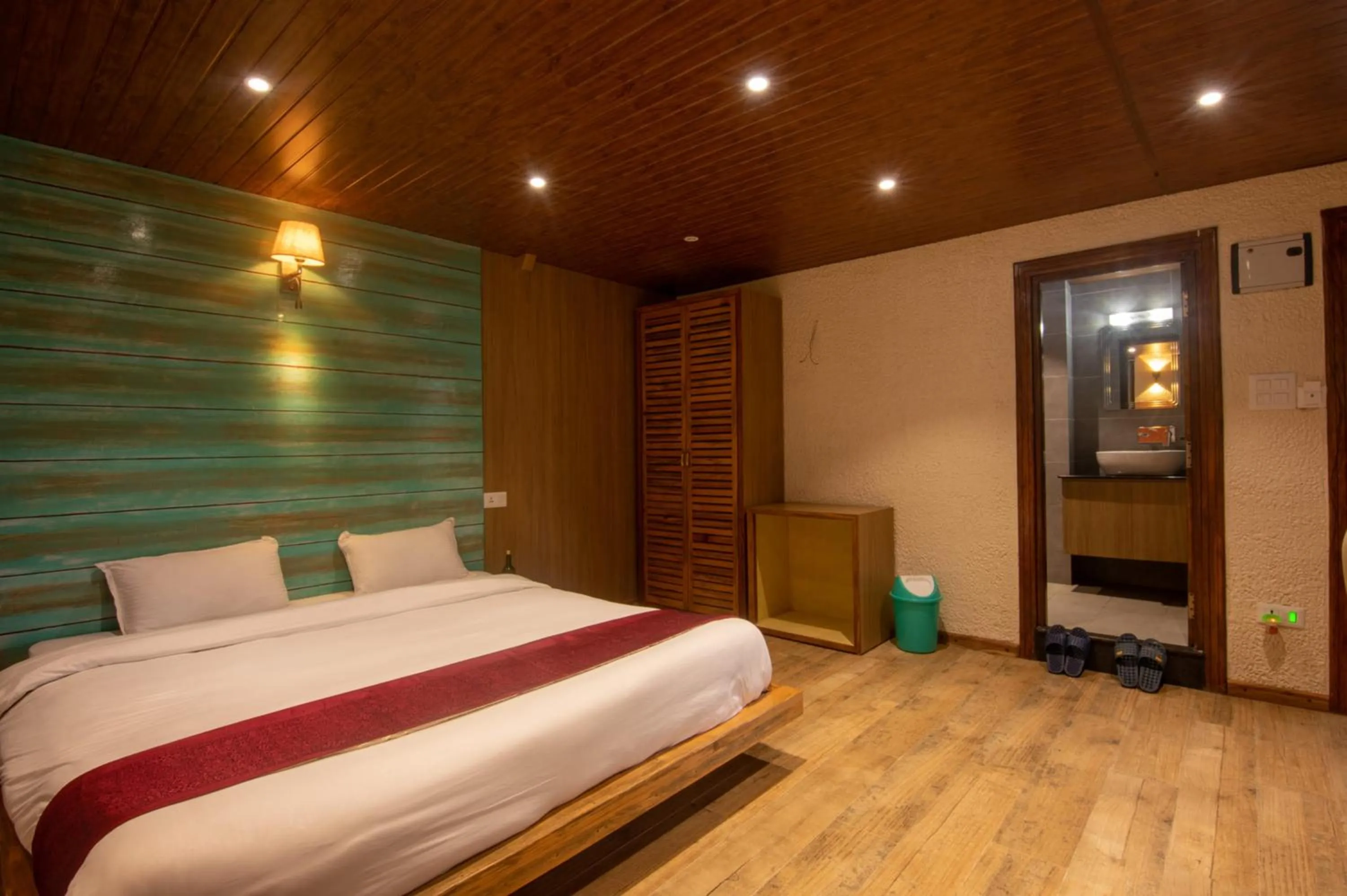 Bed in Everest Manla Resort