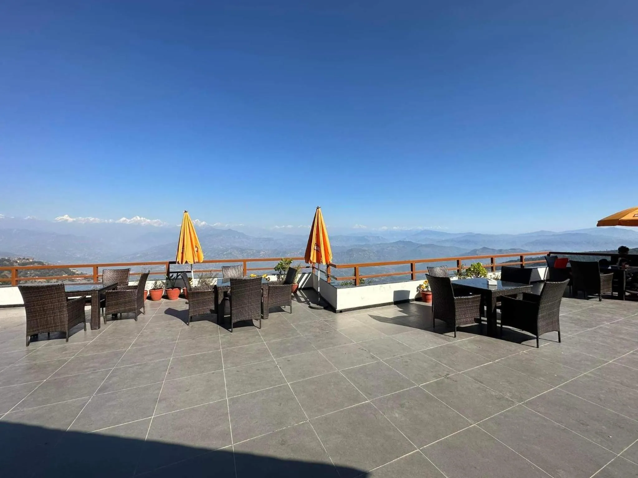 Everest Manla Resort