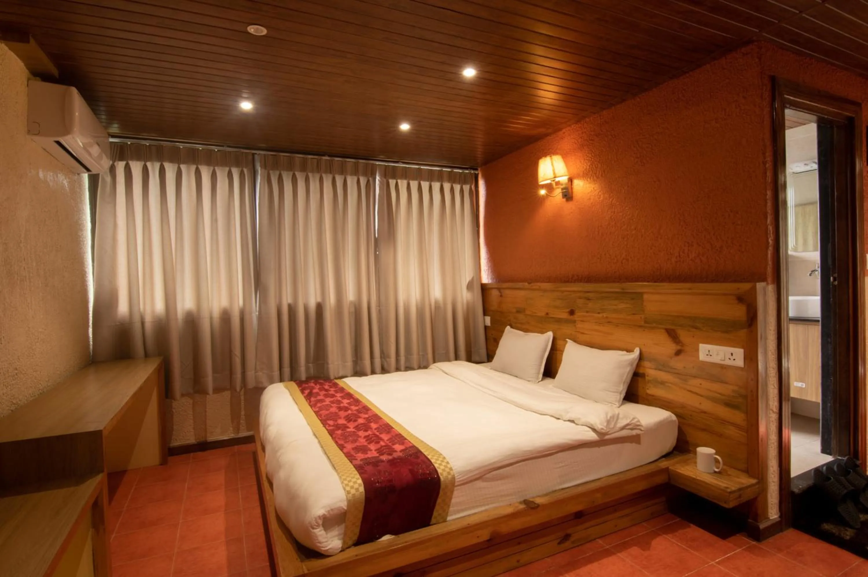 Bed in Everest Manla Resort
