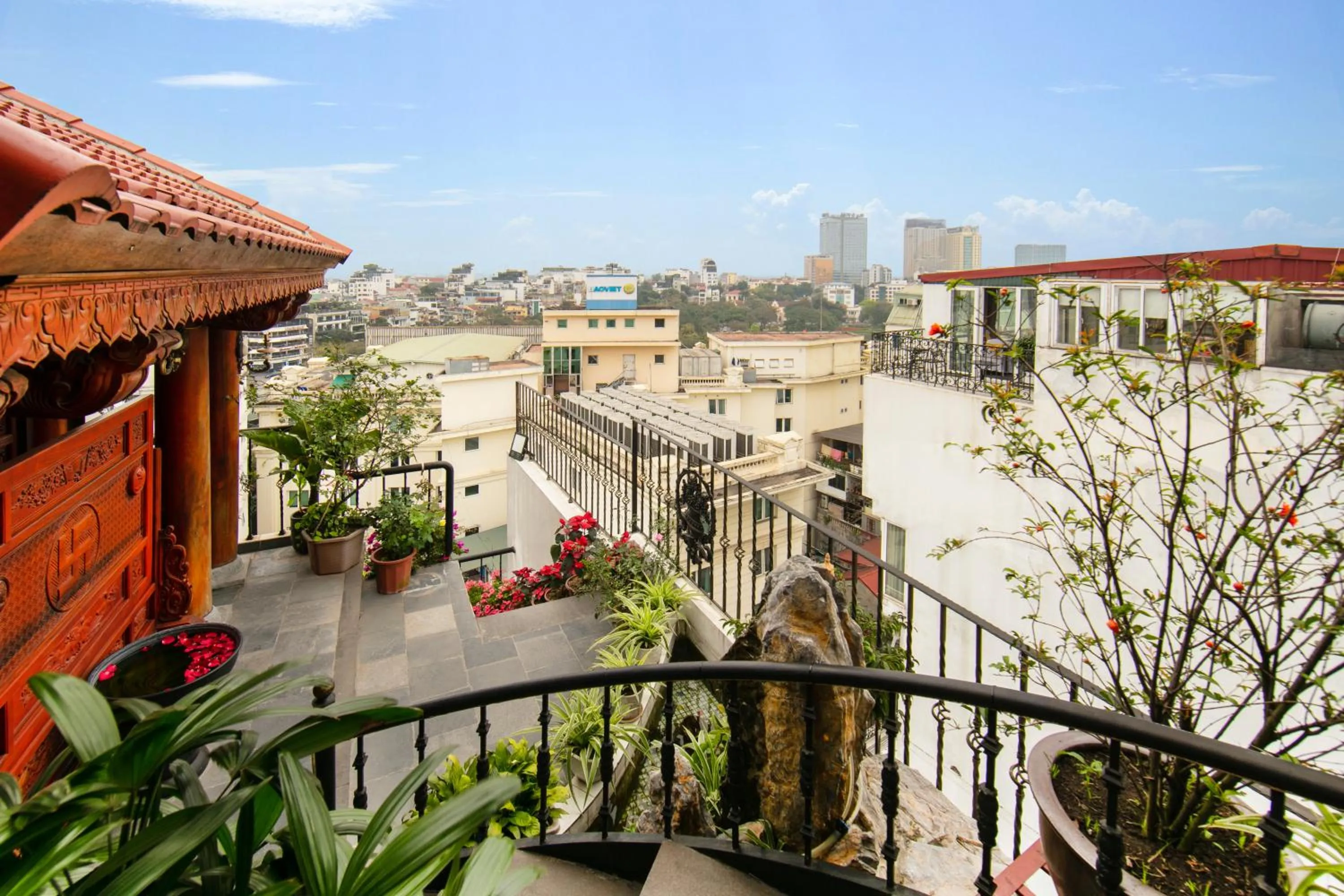 Garden in Hanoi Dalvostro Valentino Hotel & Spa