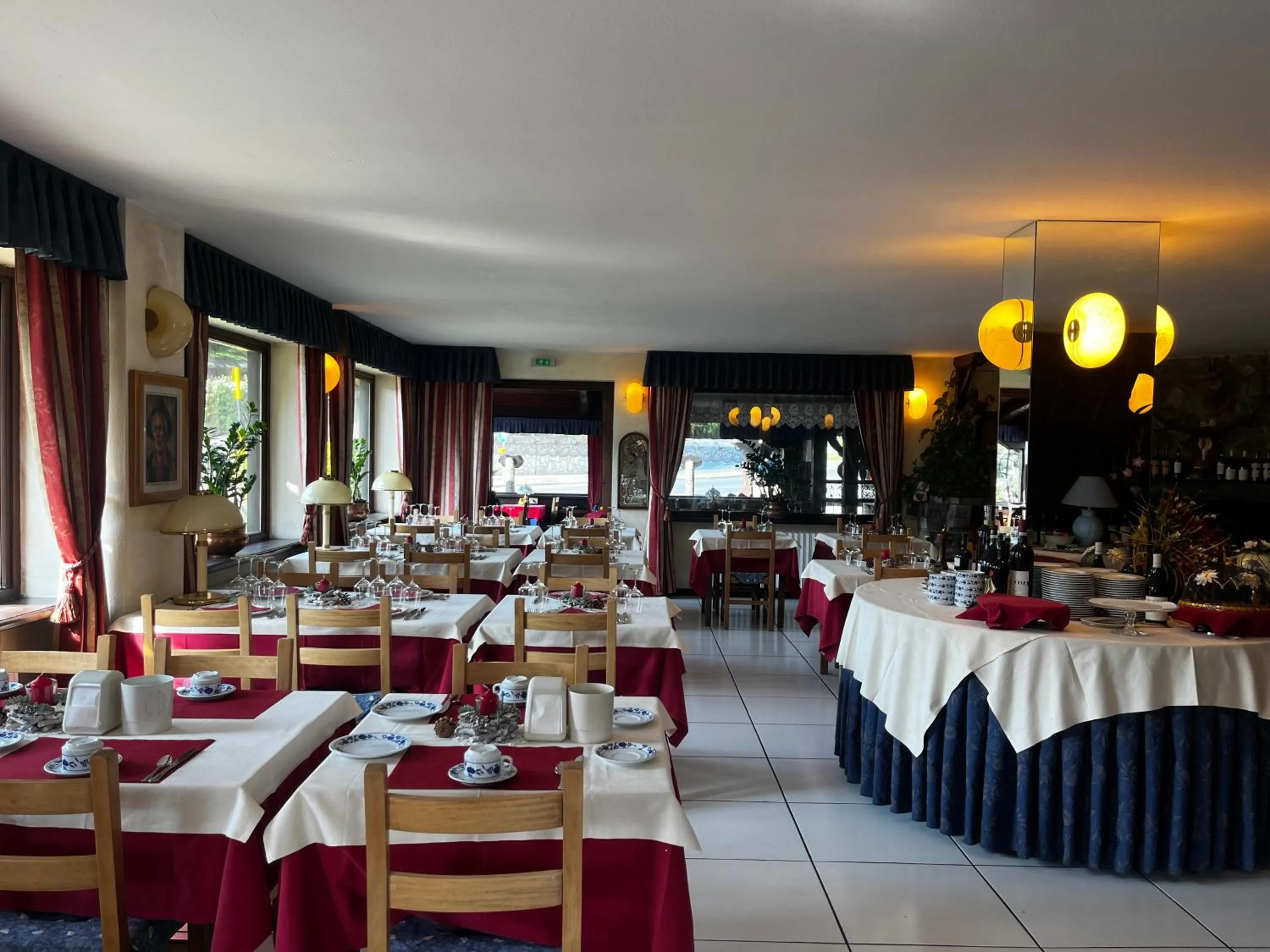 Restaurant/places to eat in Hotel Edelweiss & SPA