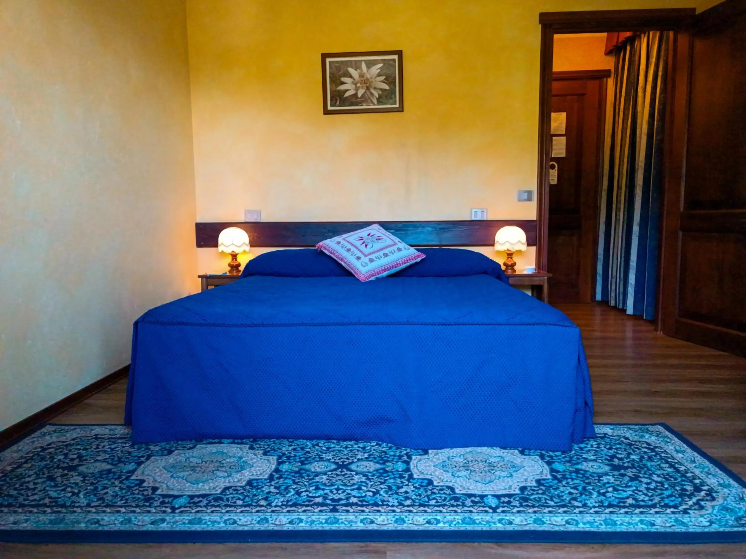 Bedroom, Bed in Hotel Edelweiss & SPA