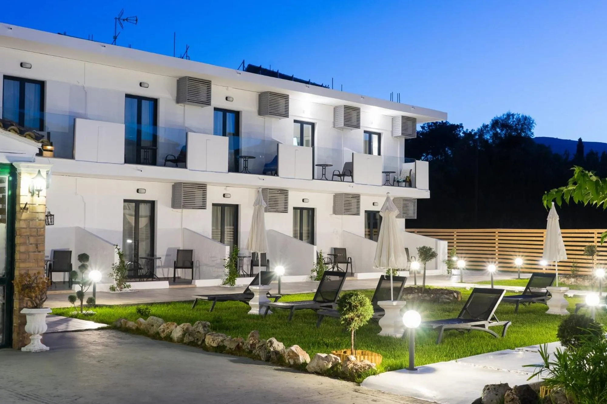 Garden in Rooms 48 by Zante Plaza