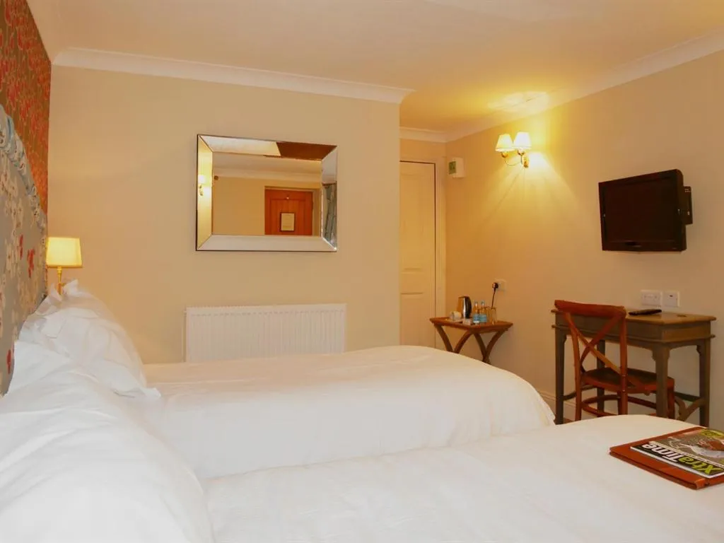 Bedroom, Bed in The Angel in Wootton Bassett