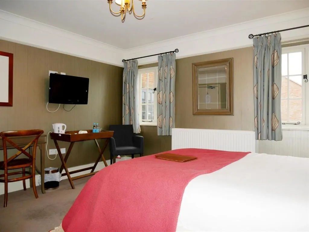 Bedroom, Bed in The Angel in Wootton Bassett