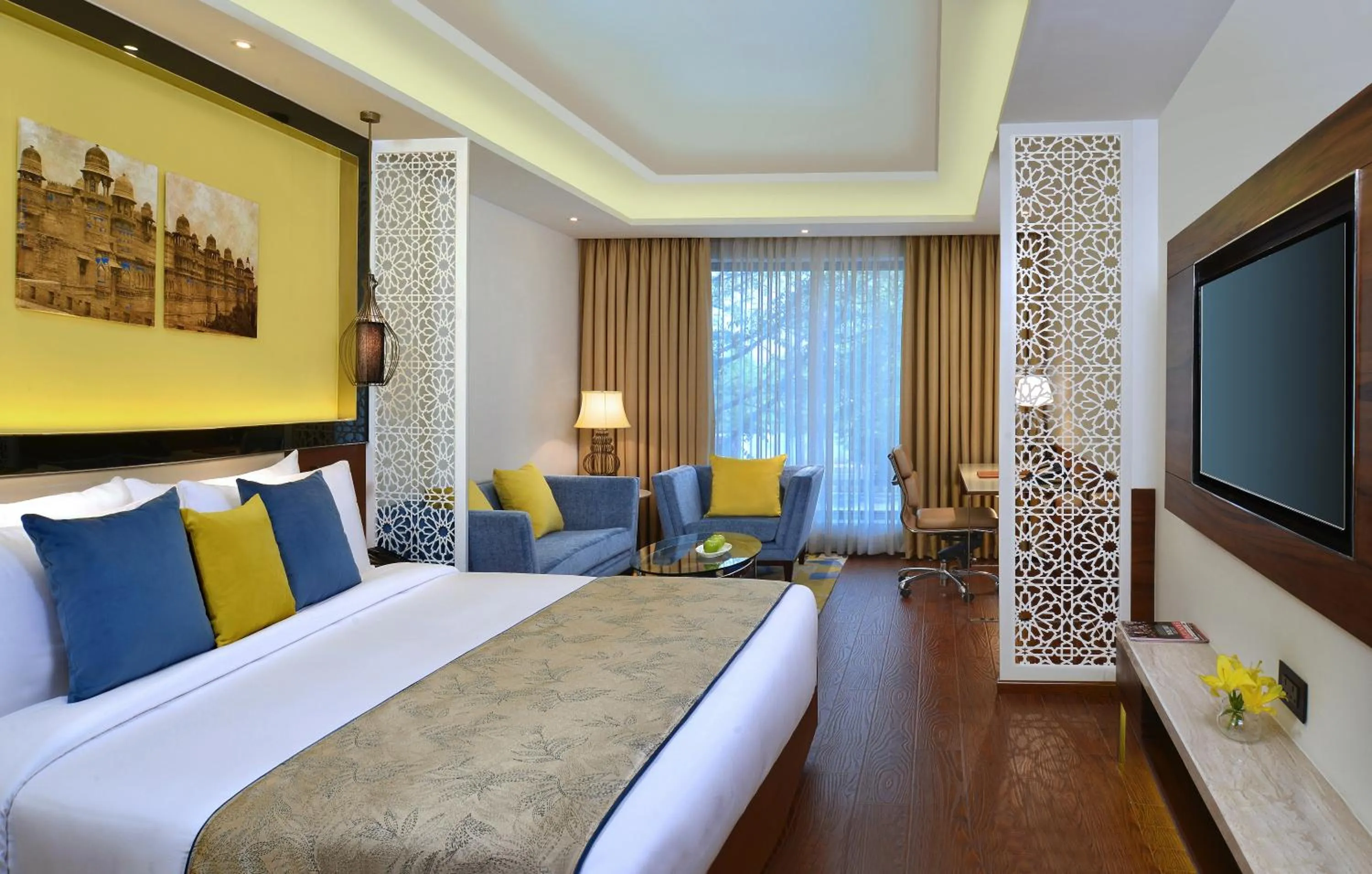 Photo of the whole room, Bed in Radisson Gwalior