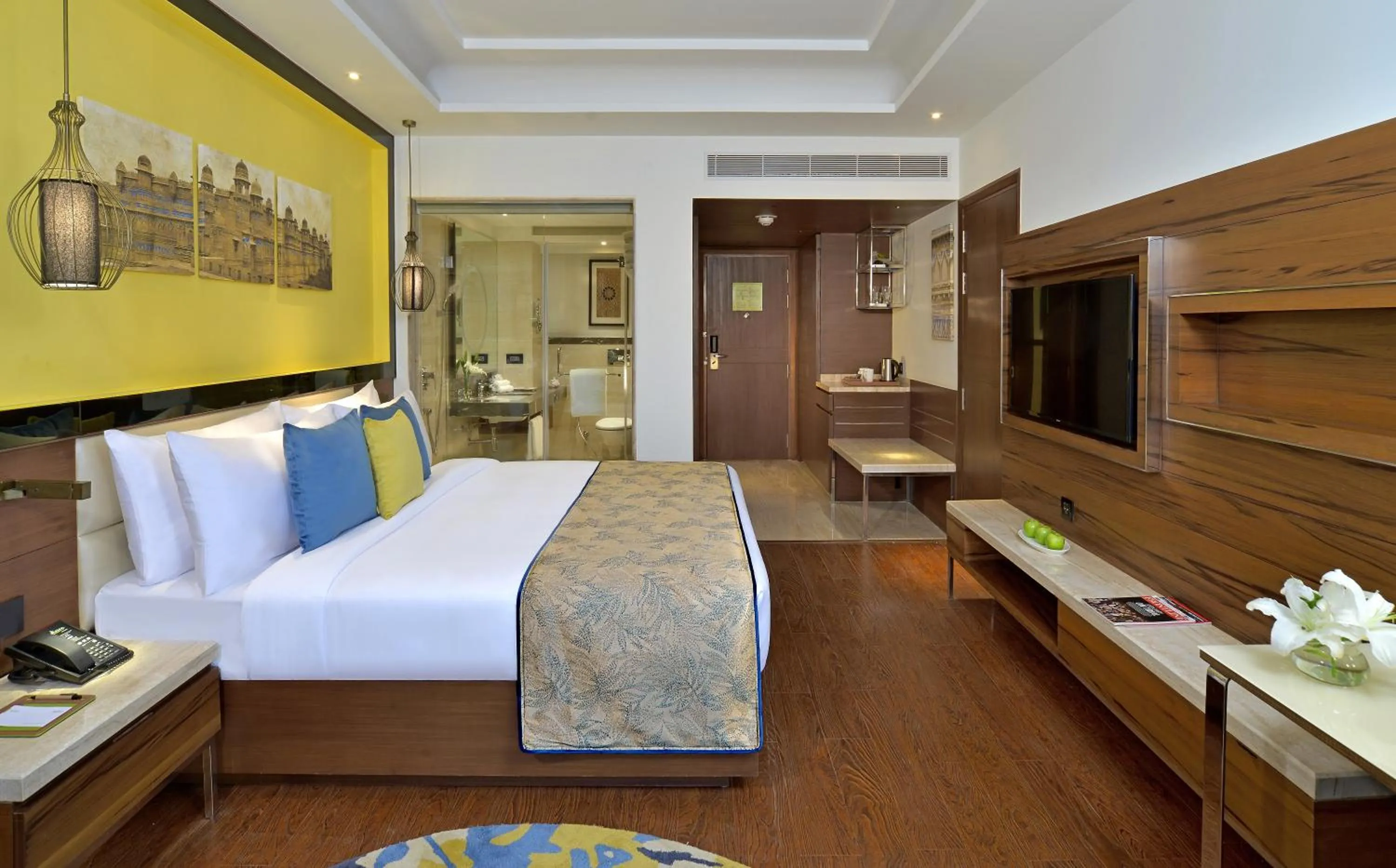 Photo of the whole room, Bed in Radisson Gwalior