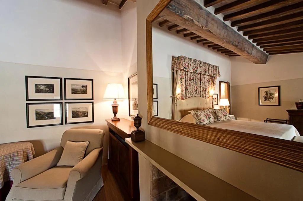 Decorative detail in La Locanda Di Cetona