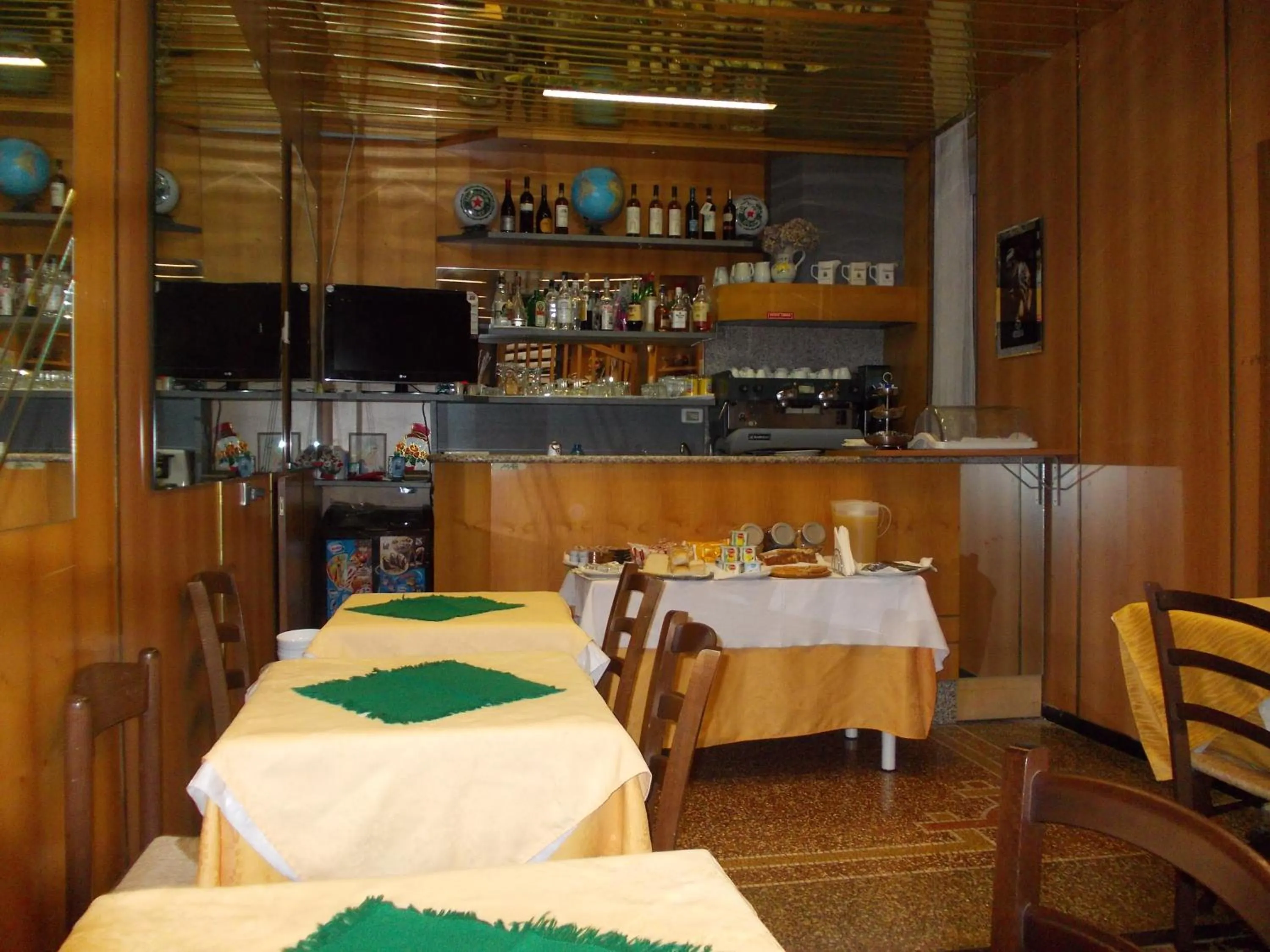 Restaurant/places to eat in Albergo Boccadasse